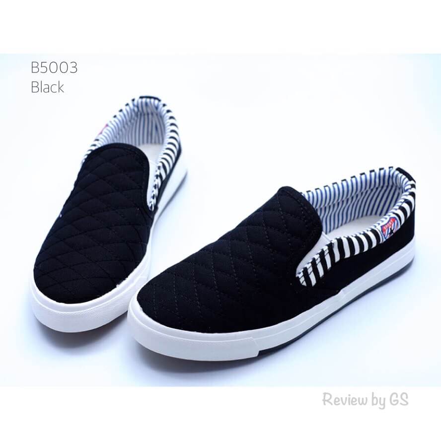 รองเท้าผ้าใบ Slip on ลายทาง (สีเทา)