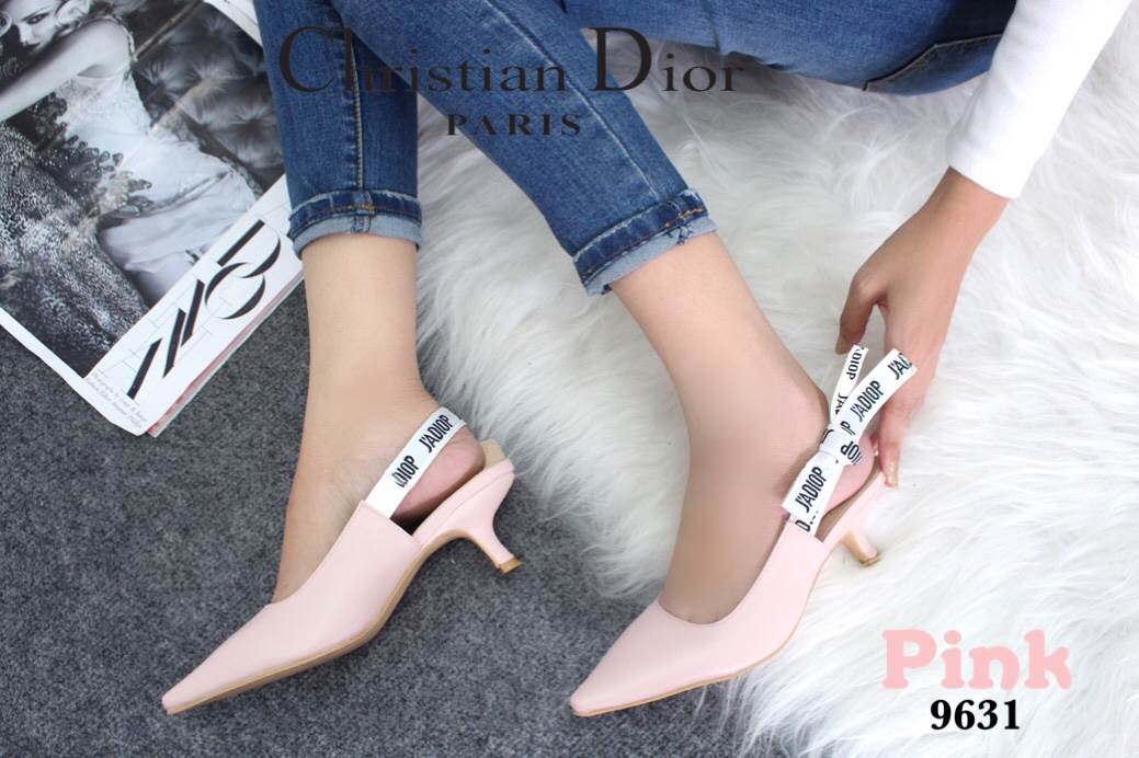 รองเท้าคัทชูรัดส้นสไตล์ Dior (สีชมพู)