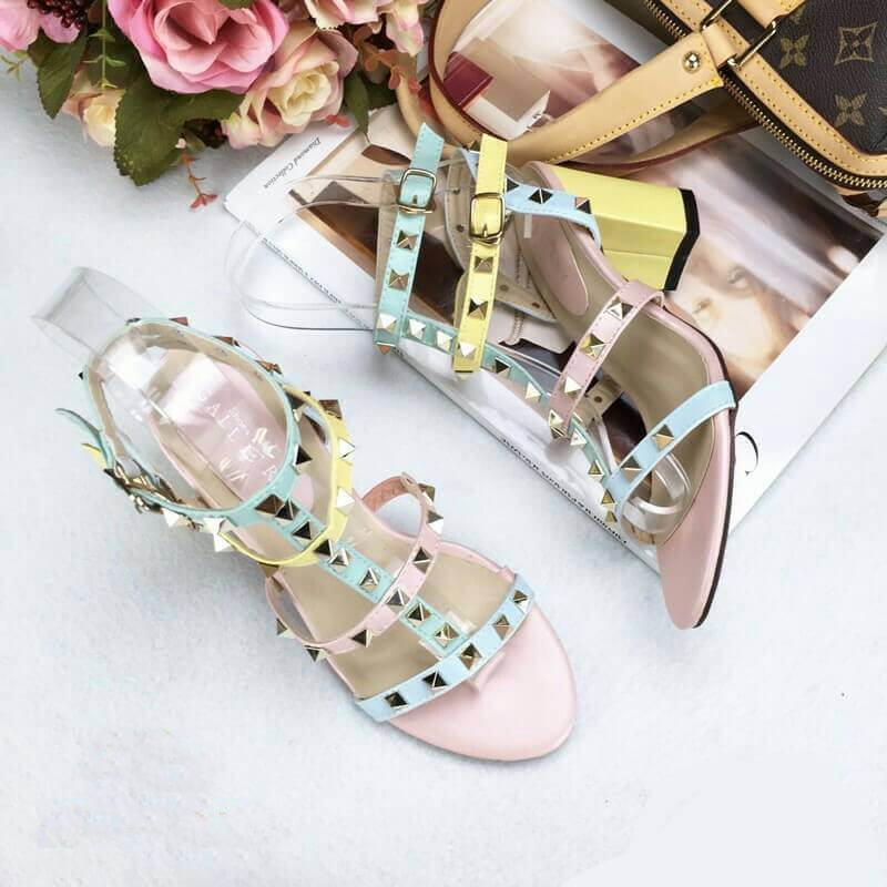 รองเท้า Valentino pumps rainbow color t-strap rockstud (สีชมพู)