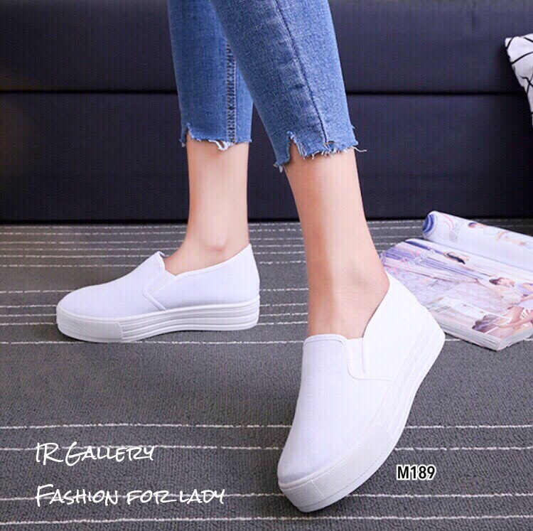 รองเท้าผ้าใบSlip onสีขาวล้วน