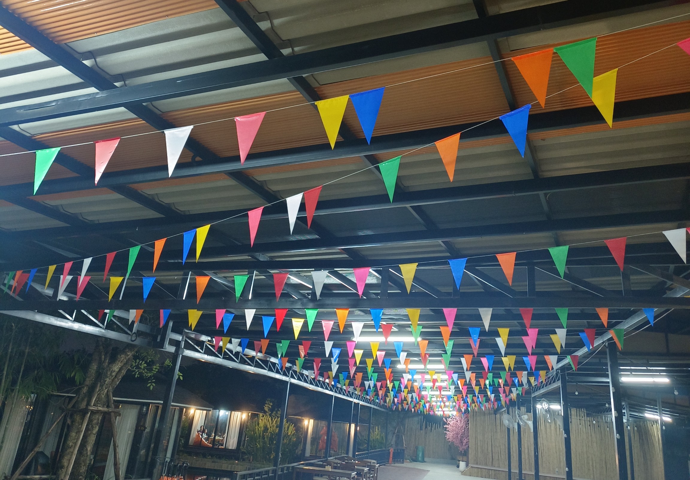 ธงราวพลาสติก 7 สี (บรรจุ 10 เส้น)