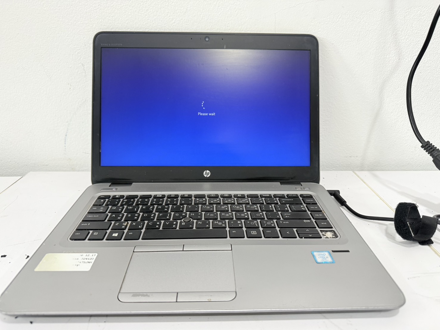 โน๊ตบุ๊ค HP EliteBook 840 G4 (i5-7300U/8GB/M.2 256GB) ไม่มี Adapter แบตเสื่อม จอ Bright ขอบยางเสื่อม ปุ่มหาย 1 ปุ่ม