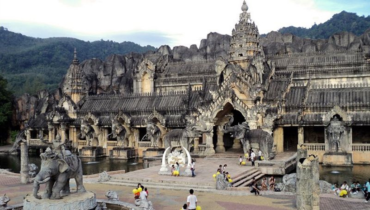 ขายโรงแรมหรู ระดับ 5 ดาว ขนาด 179 ห้อง ใกล้หาดกมลา ภูเก็ต 350 เมตร