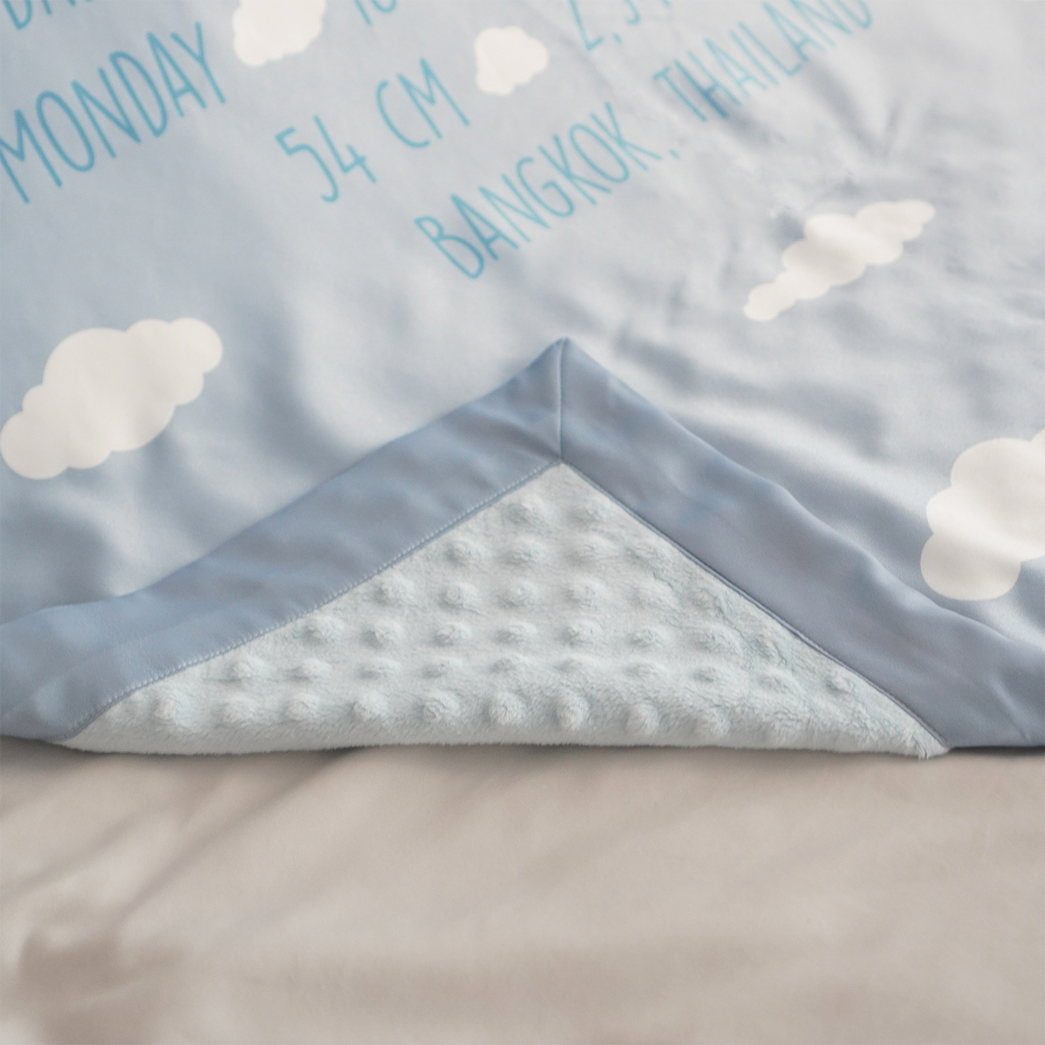 ผ้าห่ม สั่งทำใส่ชื่อ ลาย Fluffy Cloud