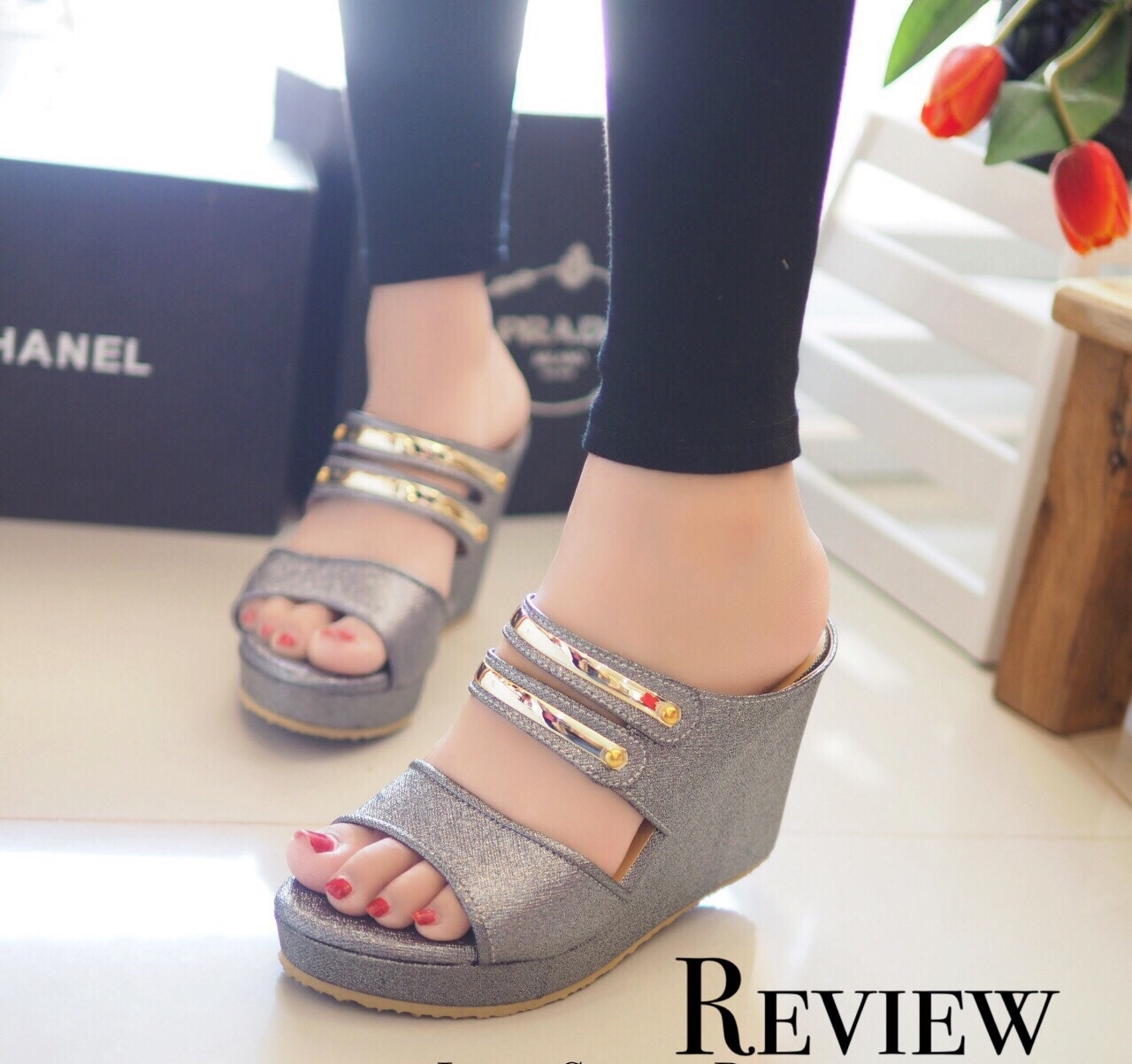 รองเท้าส้นเตารีดคาดทอง Zara Style (สีเทา)