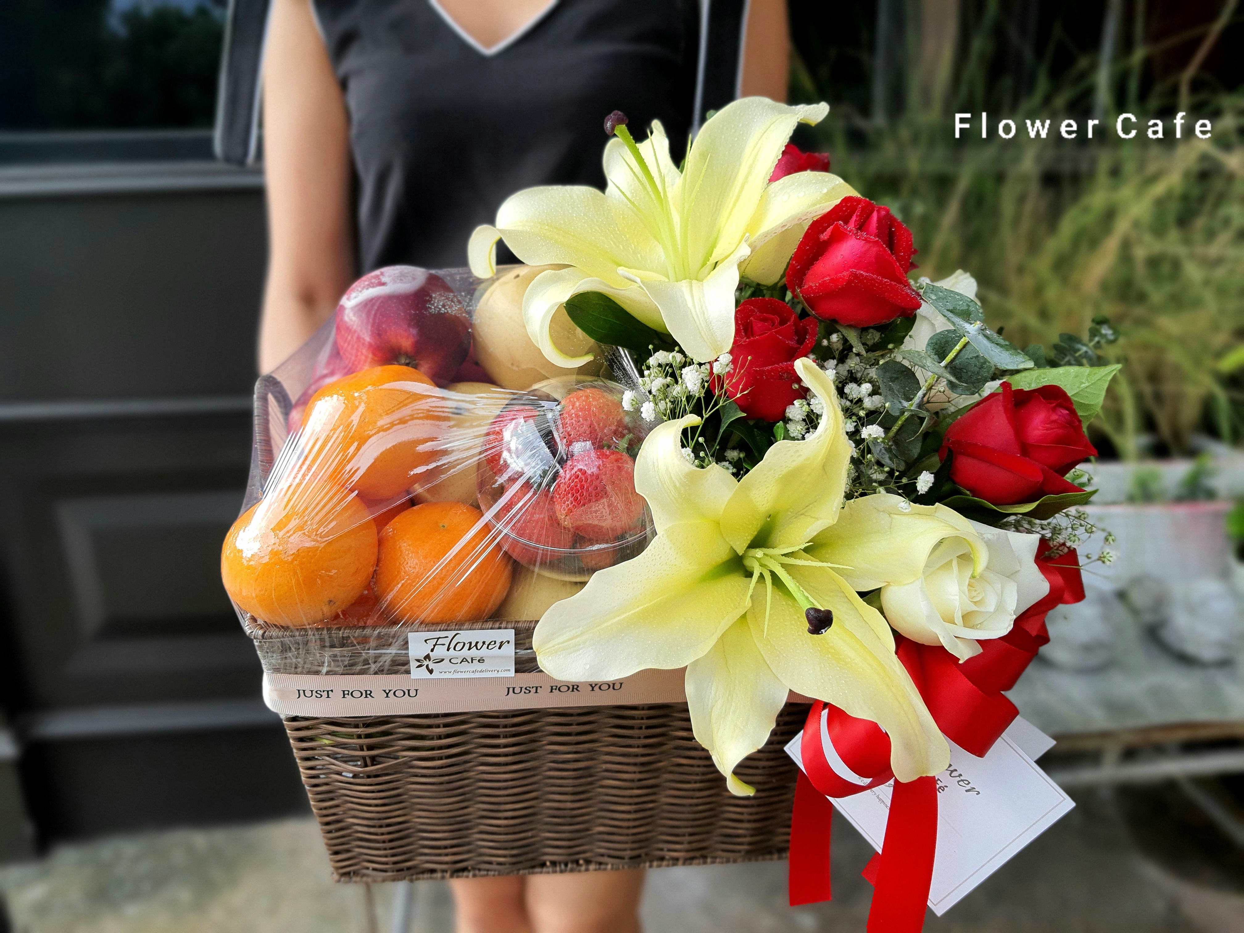 Premium Fruit Basket
