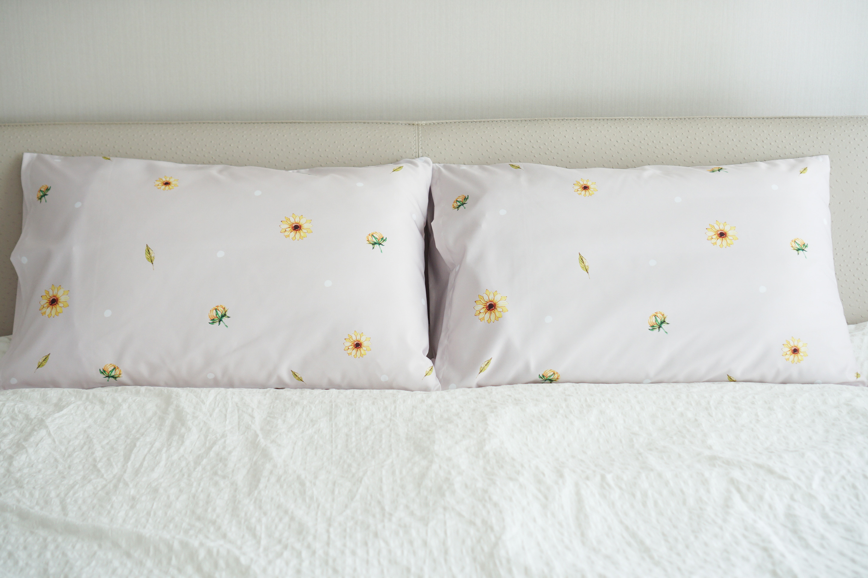 ปลอกหมอนหนุนคู่ พิมพ์ลายเต็มผืน ลาย Sun Flower - Beige