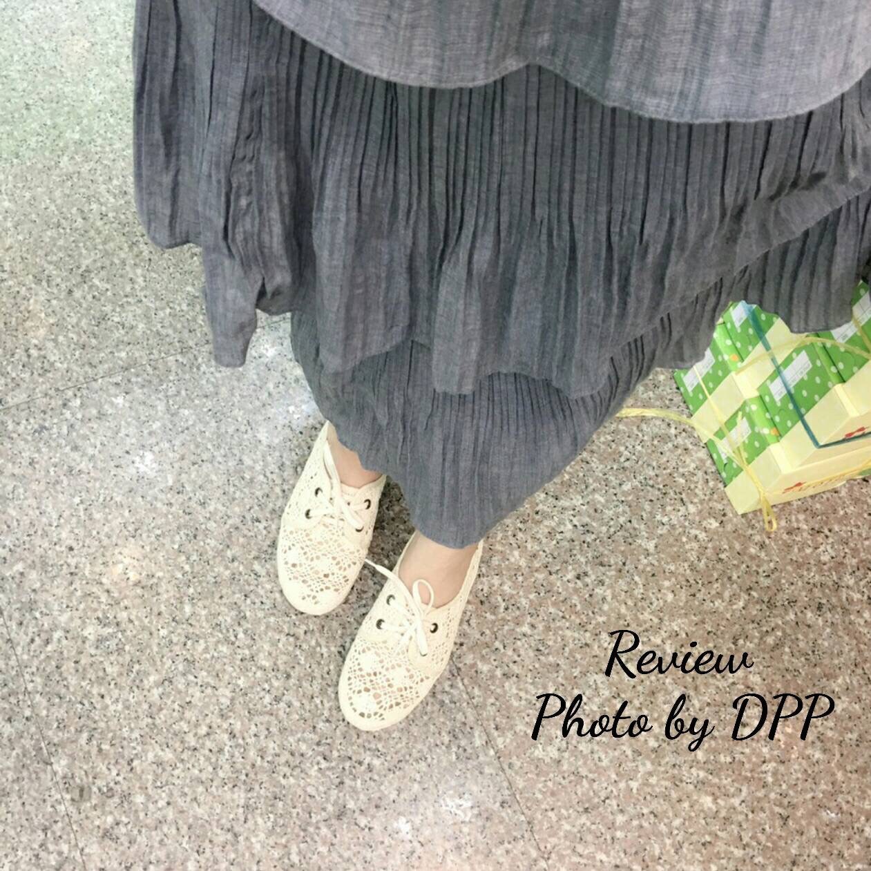 รองเท้าผ้าใบลูกไม้วินเทจแบบโปร่ง (สีดำ)