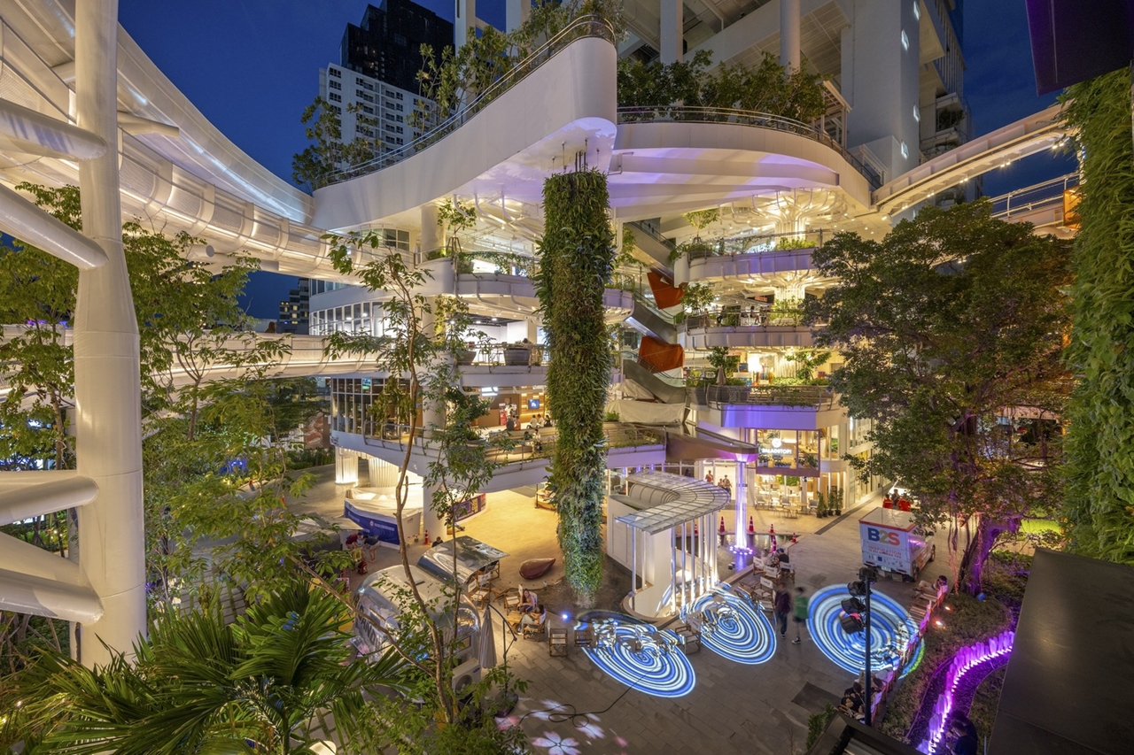 ทีเพลซ - มาร์เช่ ทองหล่อ (T PLACE - Marche' Thonglor) สำนักงานให้เช่าใจกลางทองหล่อ ซอยสุขุมวิท 55 กรุงเทพฯ ใกล้สถานีรถไฟฟ้า BTS ทองหล่อ 500 ม.