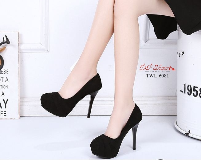 รองเท้าคัทชูส้นสูงแต่งดีเทลหน้า (สีแอปริคอท)