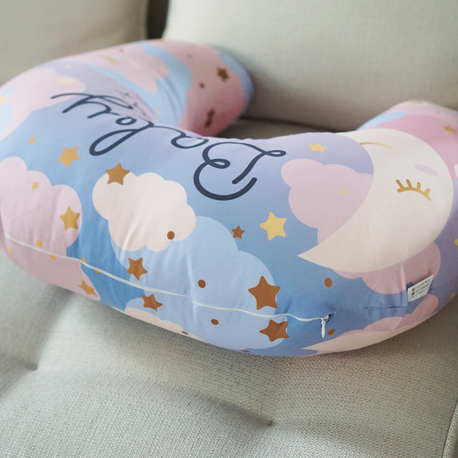 หมอนรองให้นม เกรด A- ลาย Moon - Blue Pink