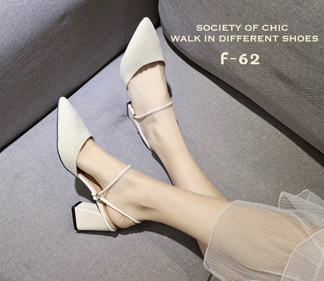 รองเท้าส้นเตี้ยสไตล์ Maxi (สีดำ)