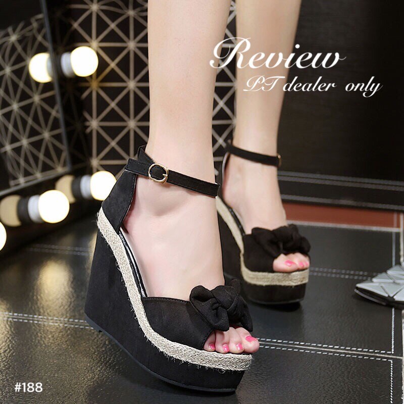 พร้อมส่ง : รองเท้าส้นเตารีดหนังสักหลาด (สีดำ)