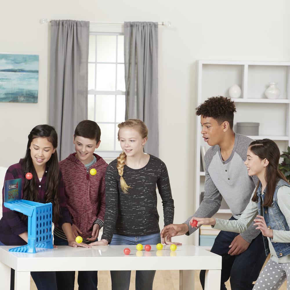 บอร์ดเกมส์ แบรนด์ Hasbro Gaming Connect 4 Shots Game