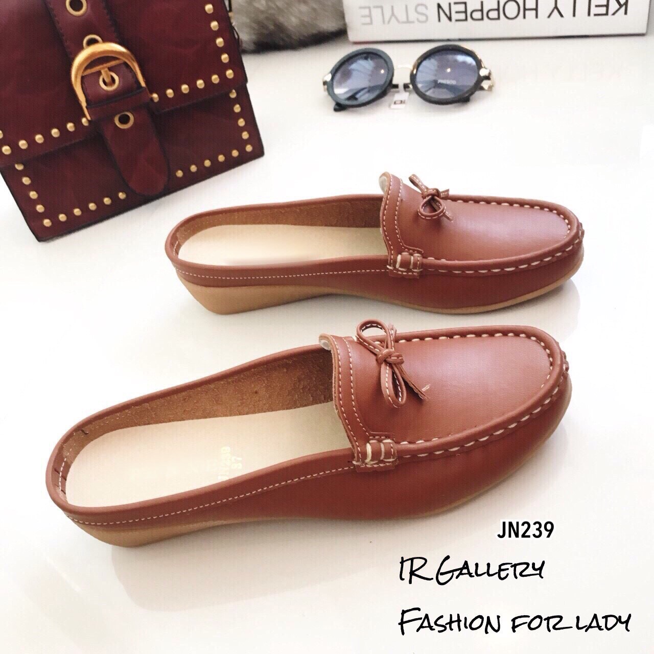 รองเท้า Moccasin เปิดส้น (สีแทน)