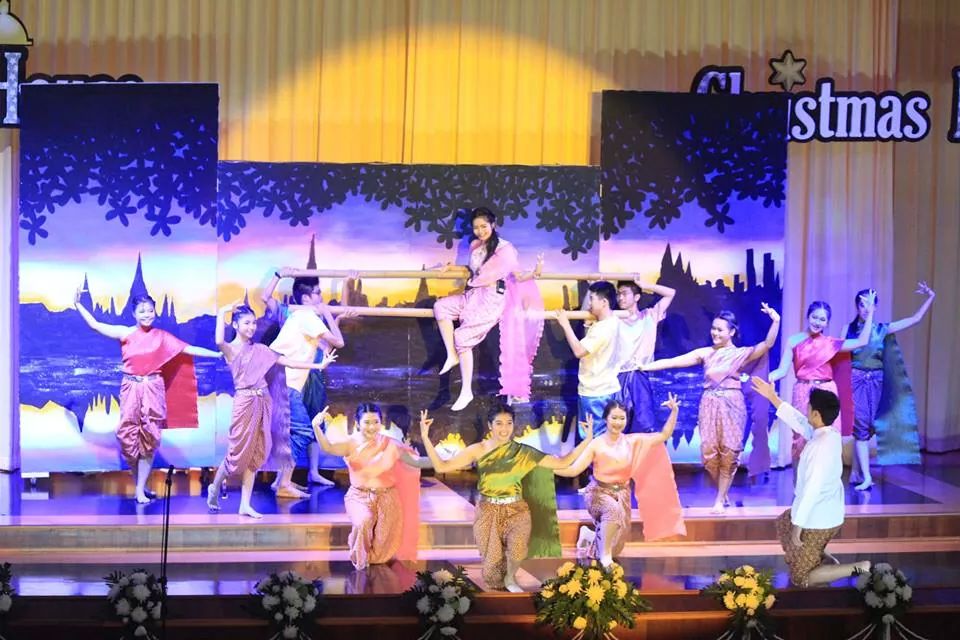 บริการ FOLLOW LIGHT