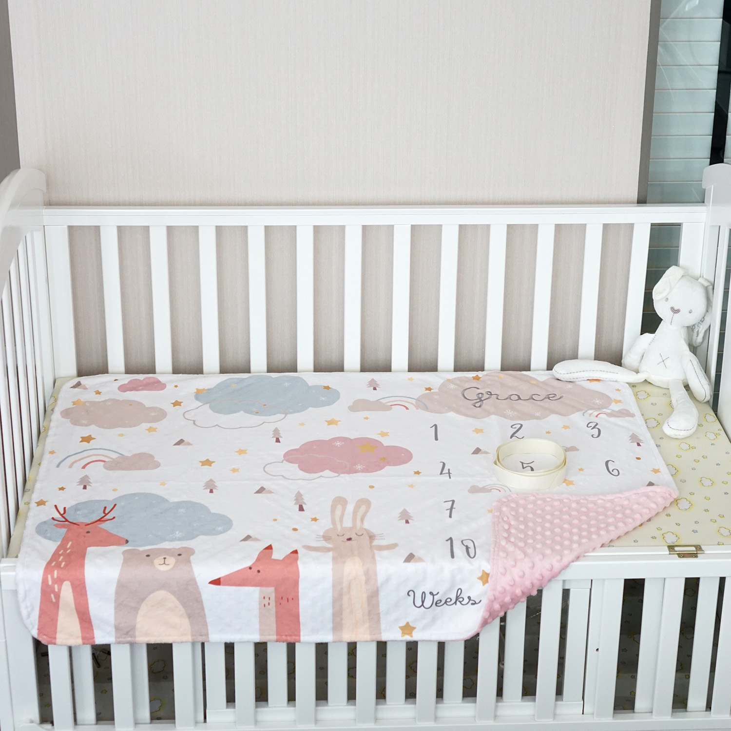 ผ้าห่ม Minky ลาย Woodland - Milestone 75x100cm แบบปักชื่อ ด้านหลังสีชมพู