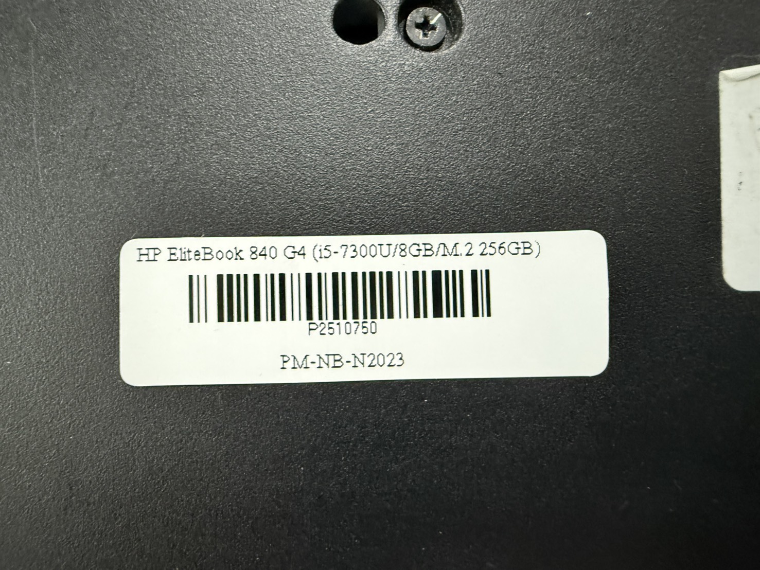 โน๊ตบุ๊ค HP EliteBook 840 G4 (i5-7300U/8GB/M.2 256GB) ไม่มี Adapter แบตเสื่อม จอ Bright จอมีรอย ขอบยางเสื่อม