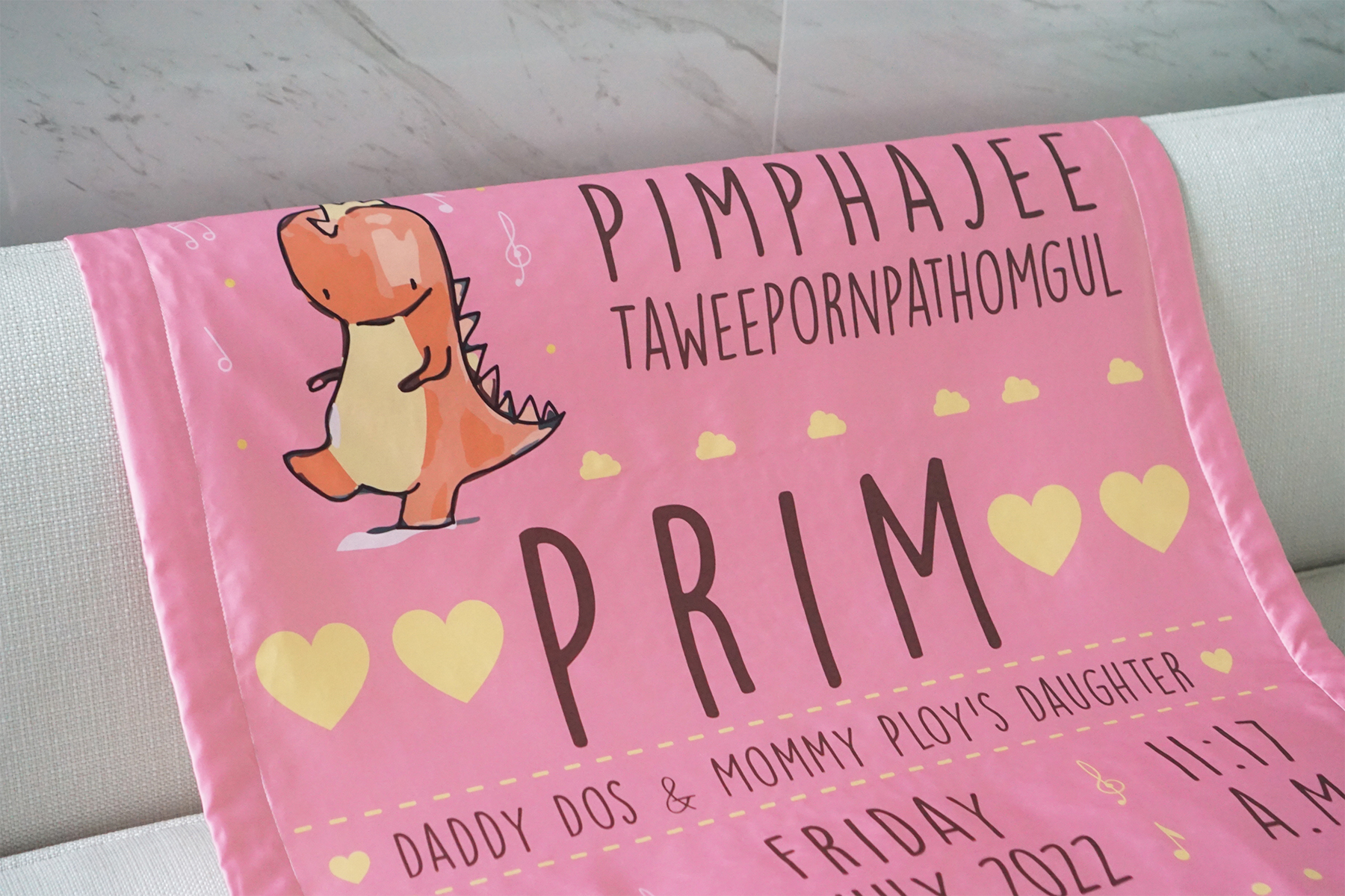 ผ้าห่ม สั่งทำใส่ชื่อ ลาย Dinosaur - Pink