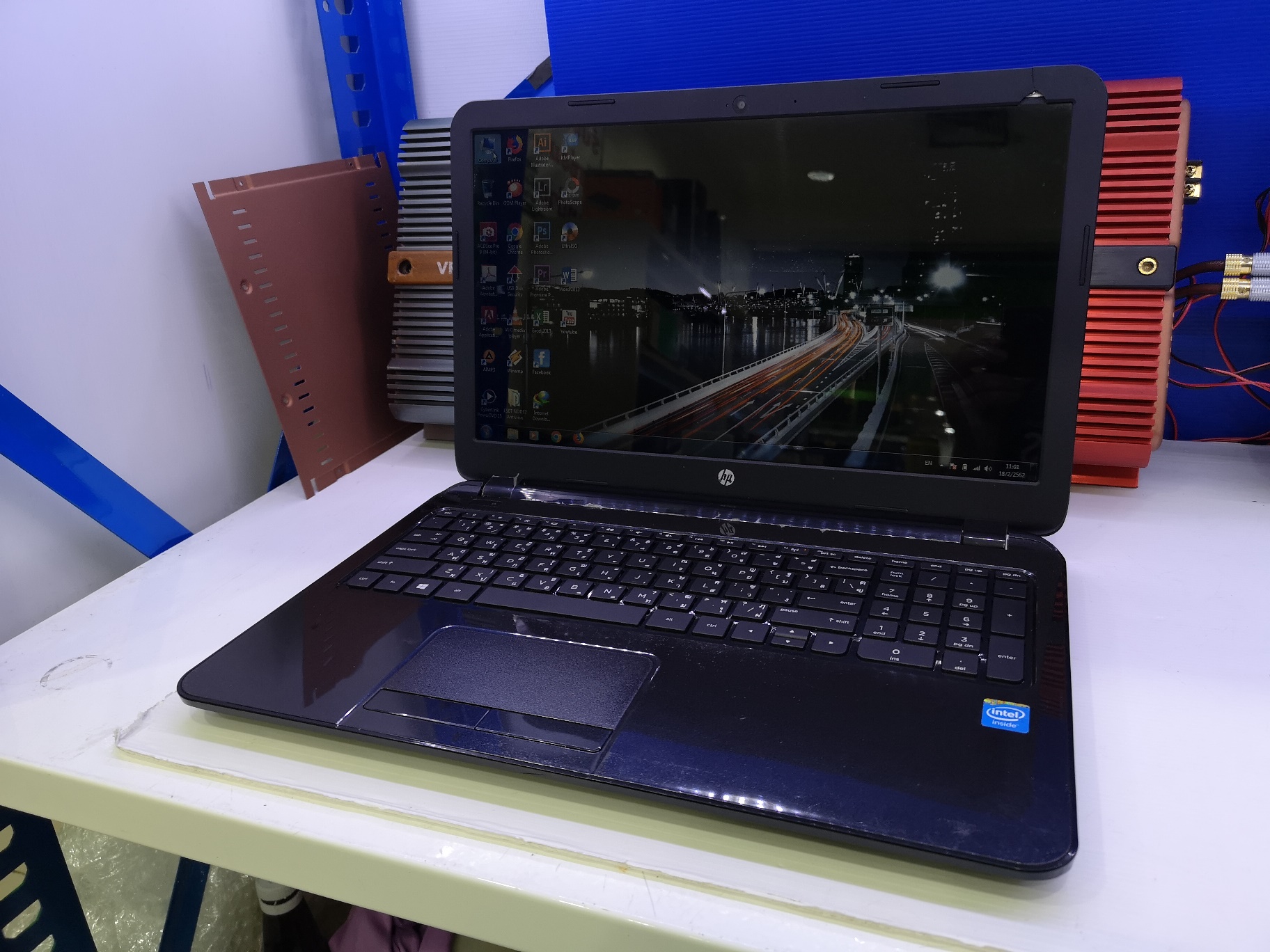 HP 15-r031ds มีตำหนิ
