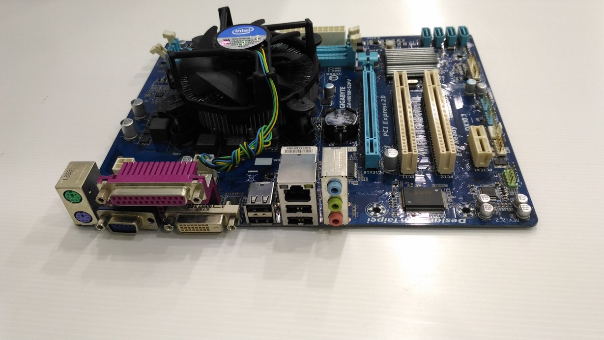 GA-H61M-S2PV + intel G1610 + พัดลมแท้ + ฝาหลัง