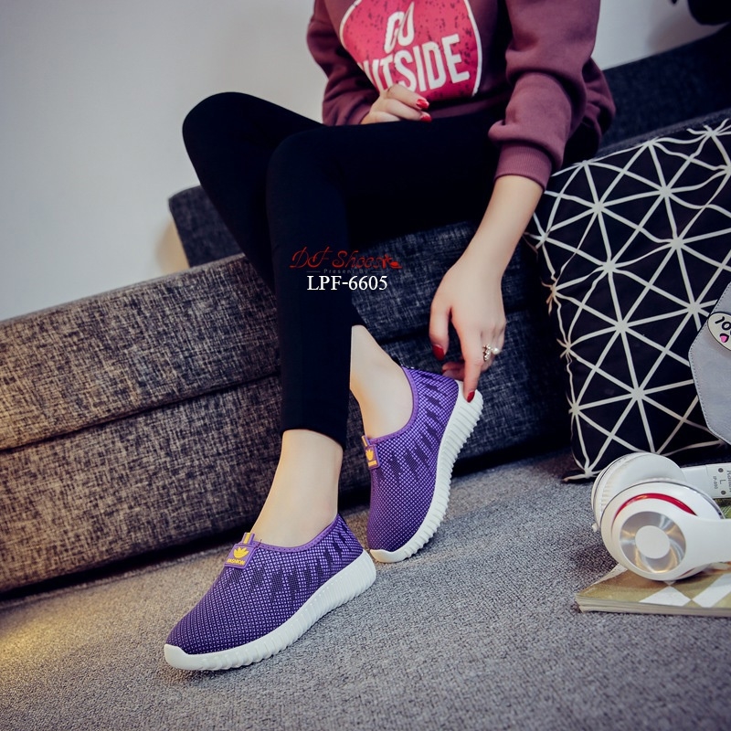 รองเท้าผ้าใบทรงสวมสไตล์ลำลอง (สีม่วง)