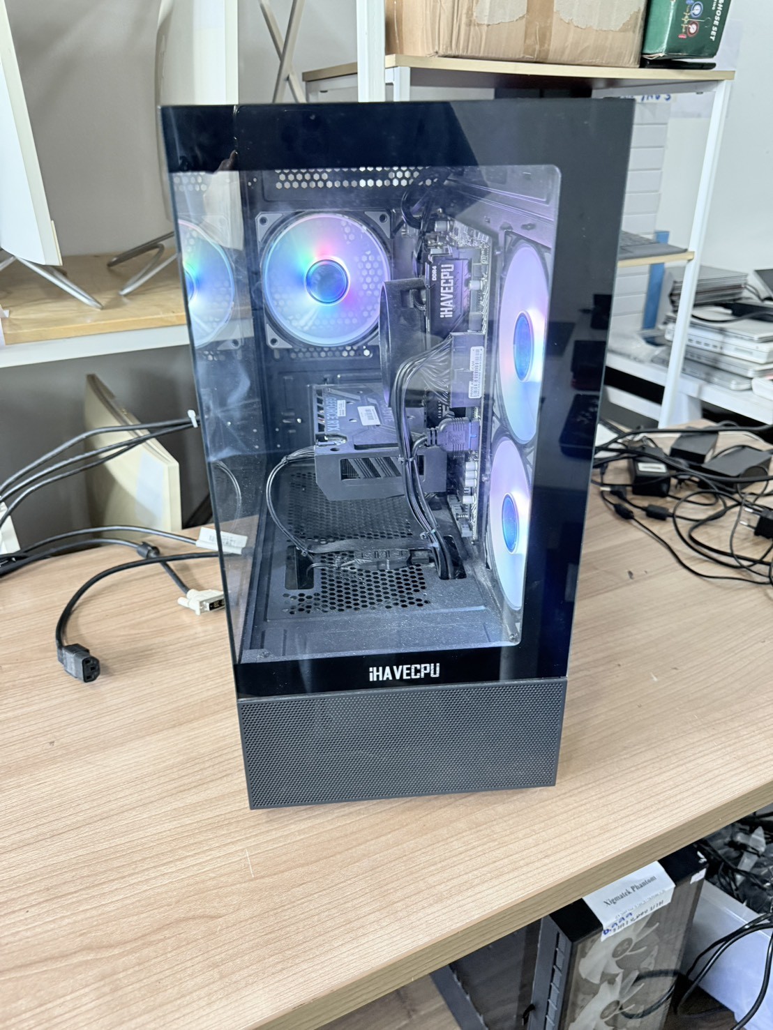 PC ประกอบ เกมมิ่้ง iHavecpu Seaview (Ryzen 5 5600/8GB*2/M.2 256GB/RTX4060 8GB)