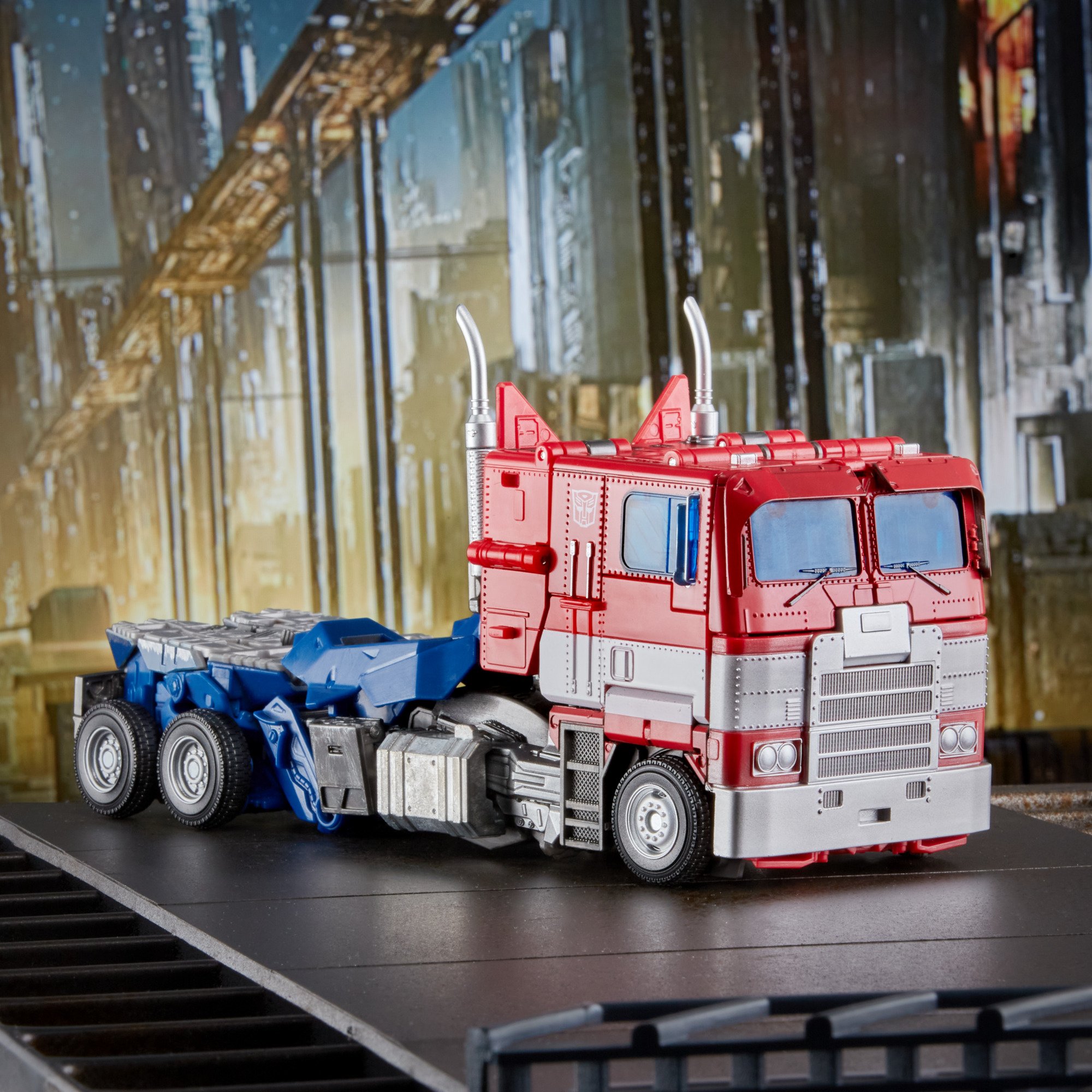 Hasbro Transformers Movie Masterpiece Series MPM-12 Optimus Prime Figure ฮาสโบร ทรานสฟอเมอร์ส มาสเตอร์พีซ MPM-12 หุ่นยนต์ออพติมัส ไพรม์ ขนาด 11 นิ้ว ลิขสิทธิ์แท้