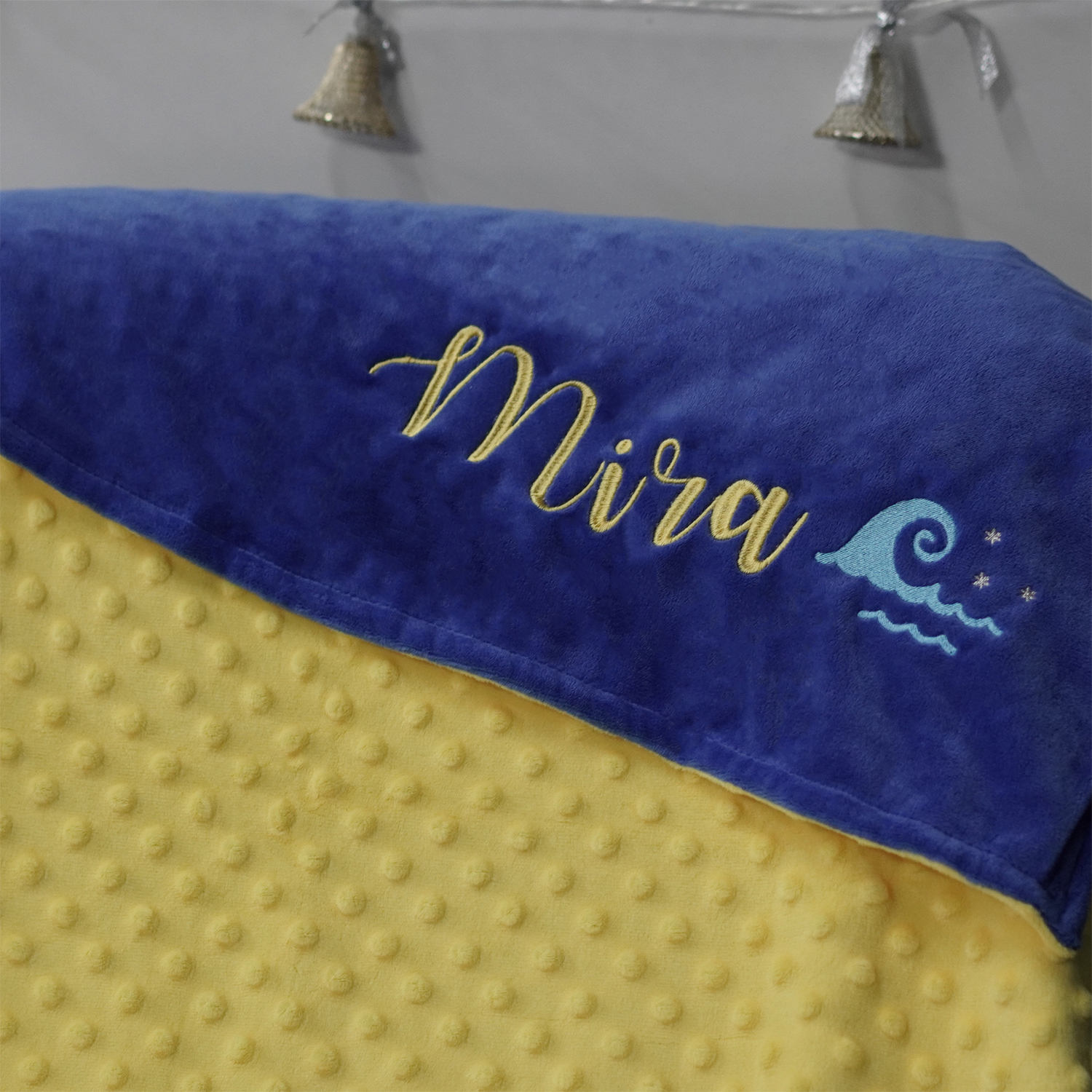 ผ้าห่ม Minky - สี Lemon-Navy 75x100cm แบบปักชื่อ+icon - Ocean waves