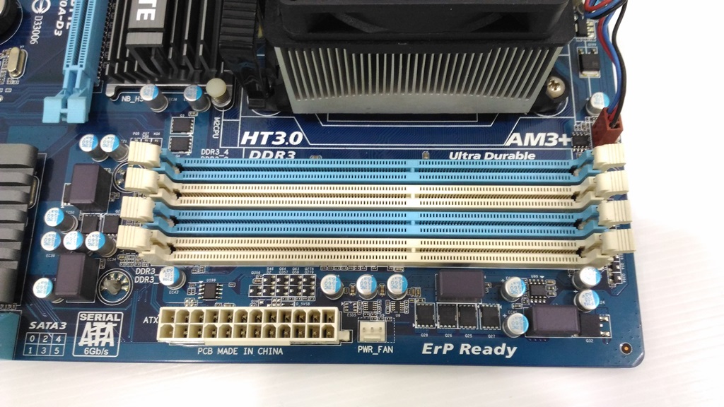 GIGABYTE GA-970A-D3 + AMD FX4100