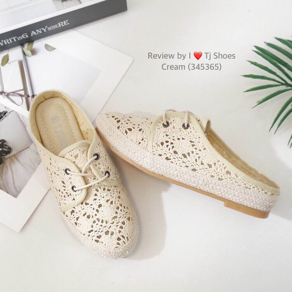 รองเท้าผ้าใบลูกไม้เปิดส้น (สีครีม)