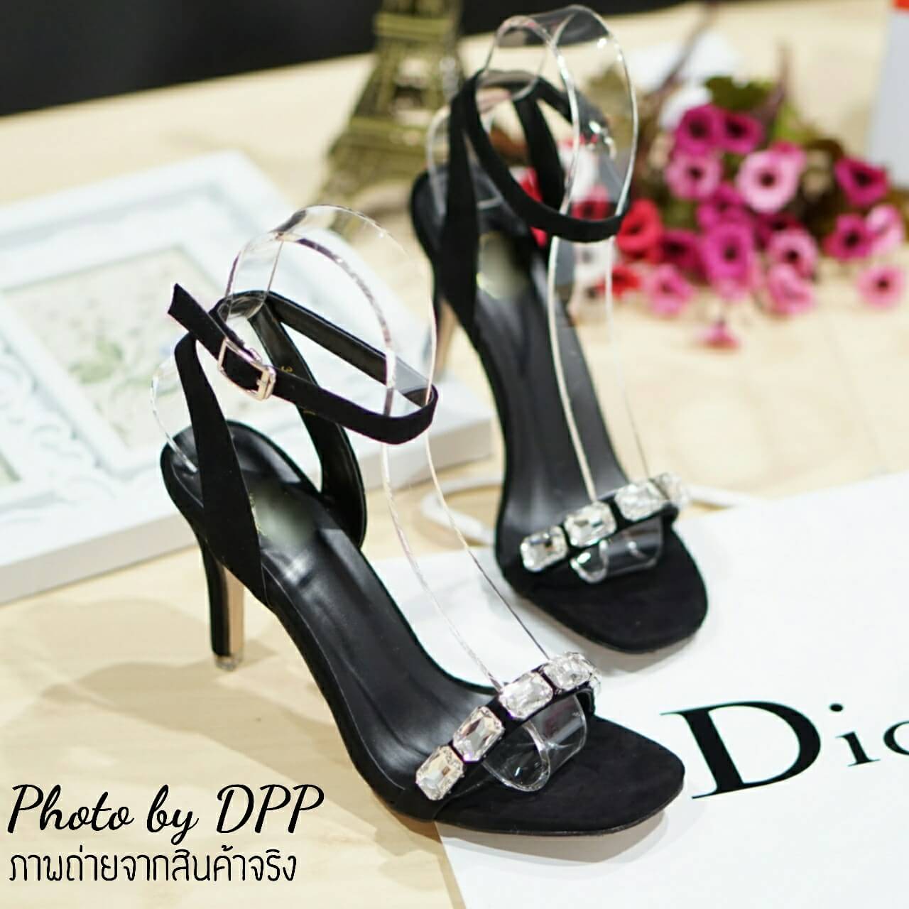 รองเท้าส้นสูงหน้าเพชร (สีดำ)