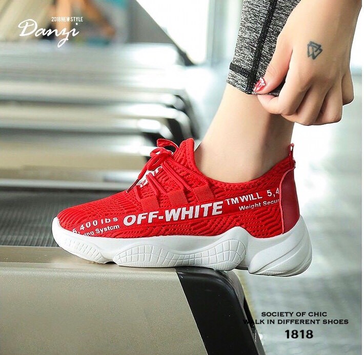 รองเท้าผ้าใบผ้าตาข่ายทรง Sport (สีดำ)