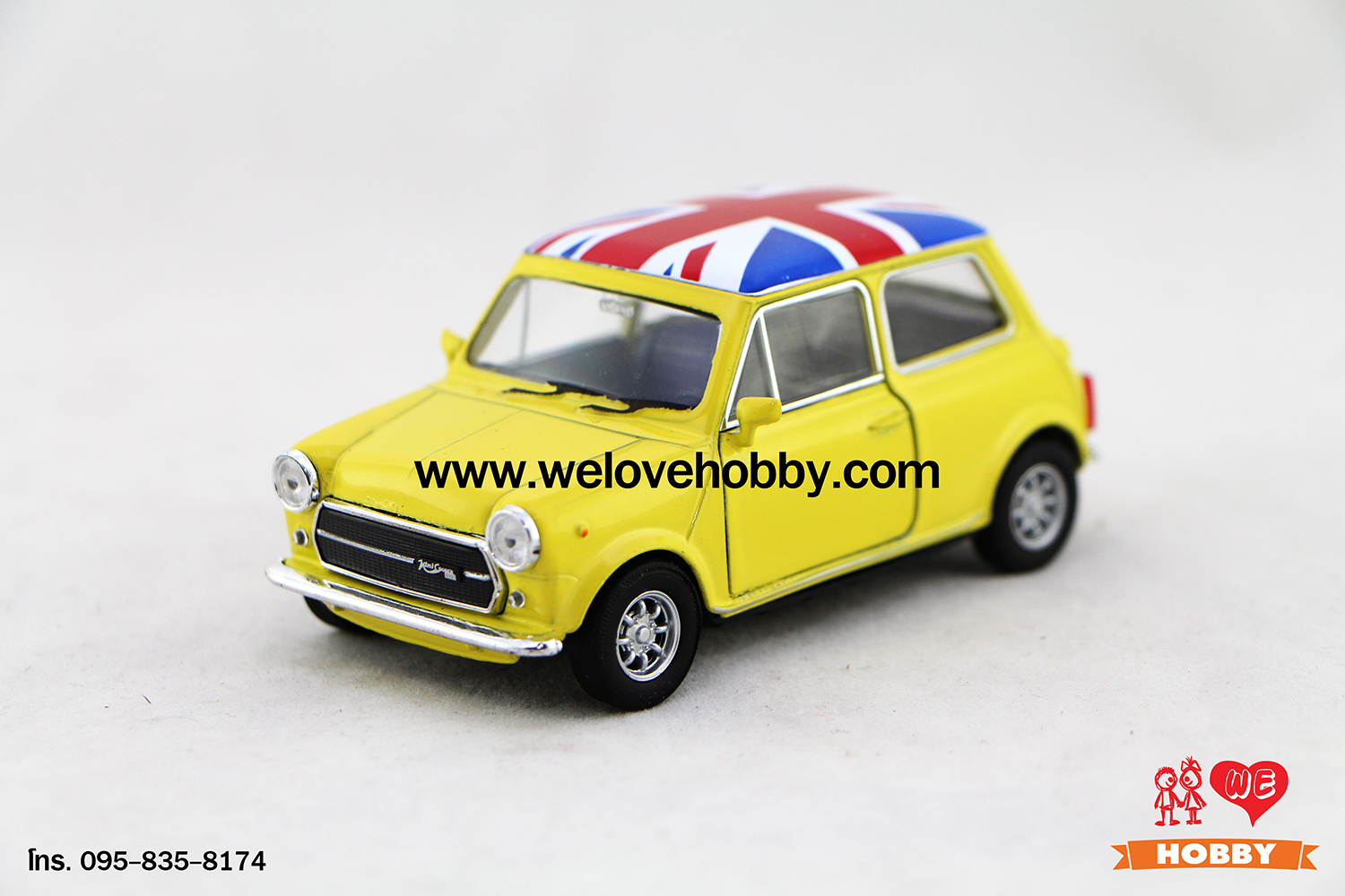โมเดลรถ Mini Cooper 1300 สีเหลือง Scale 1:34-1:39