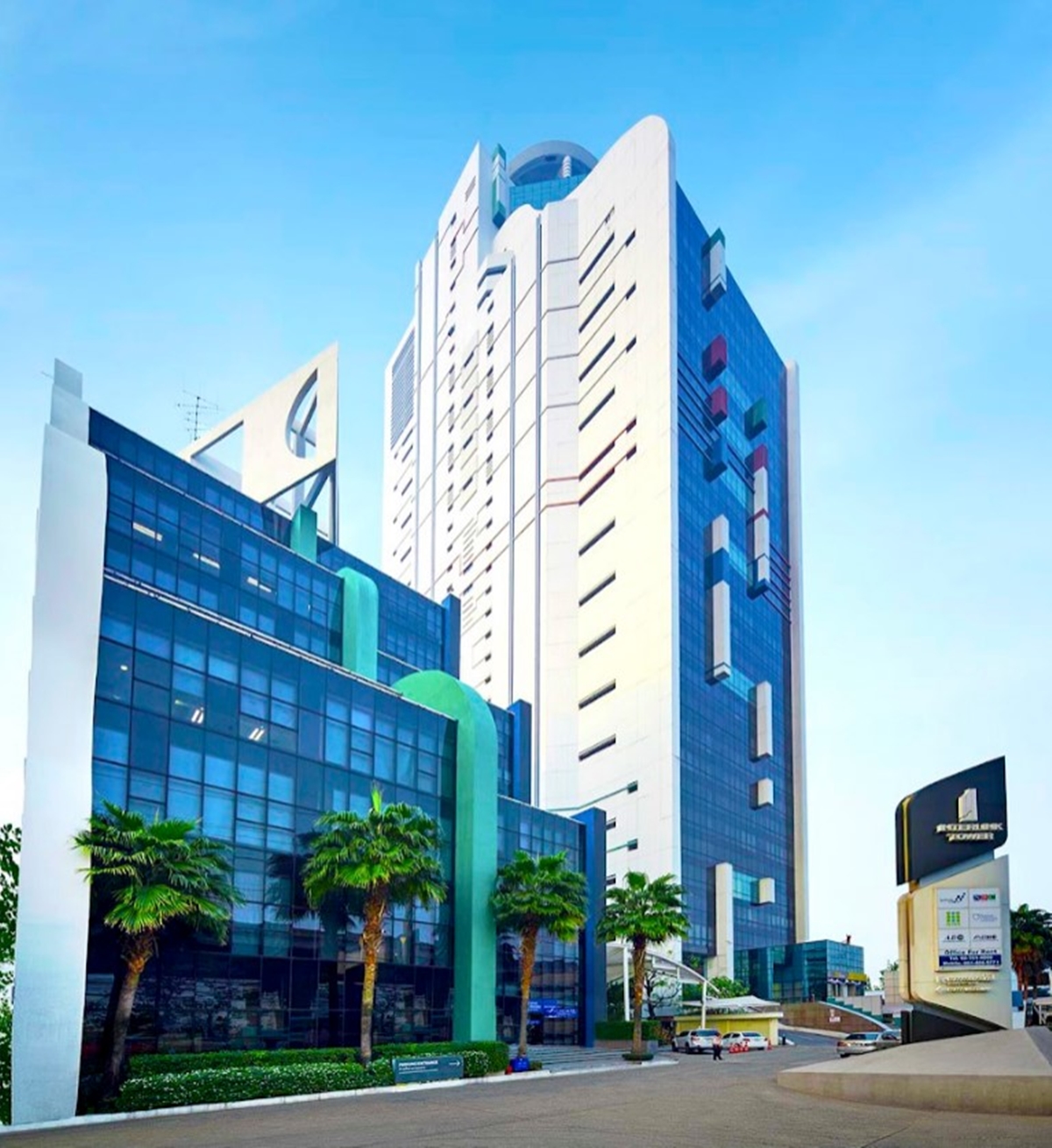 อาคารอินเตอร์ลิ้งค์ ทาวเวอร์ บางนา (INTERLINK TOWER BANG NA) พื้นที่สำนักงานออฟฟิศให้เช่าติดถนนบางนา-ตราด