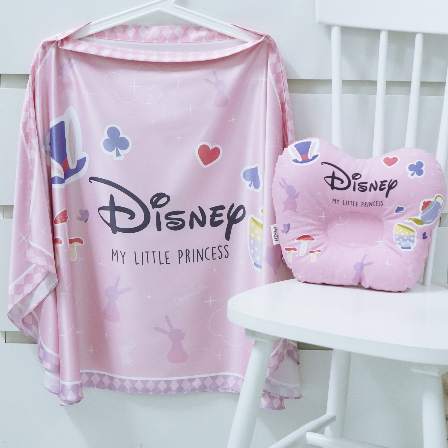 ชุดของขวัญเด็กแรกเกิด BP3 หมอนหลุม + ผ้าคลุมให้นม ลาย Wonderland - Pink