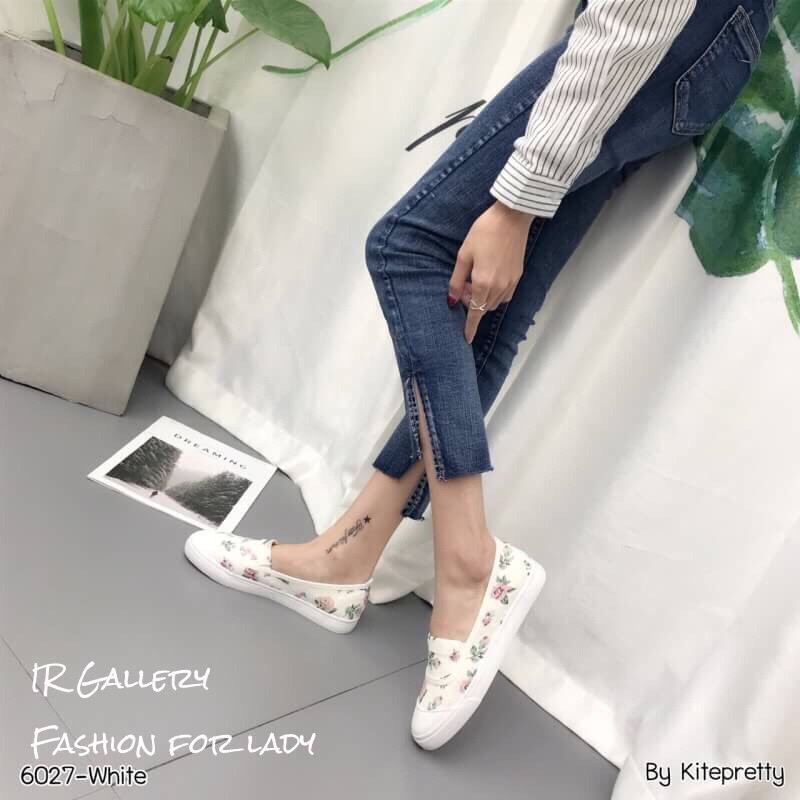 รองเท้าผ้าใบ Style Kedsทรงสวมลายดอกไม้