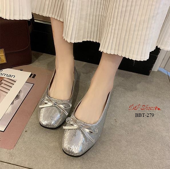 รองเท้าคัทชูส้แบนปักเลื่อม (สีเงิน)