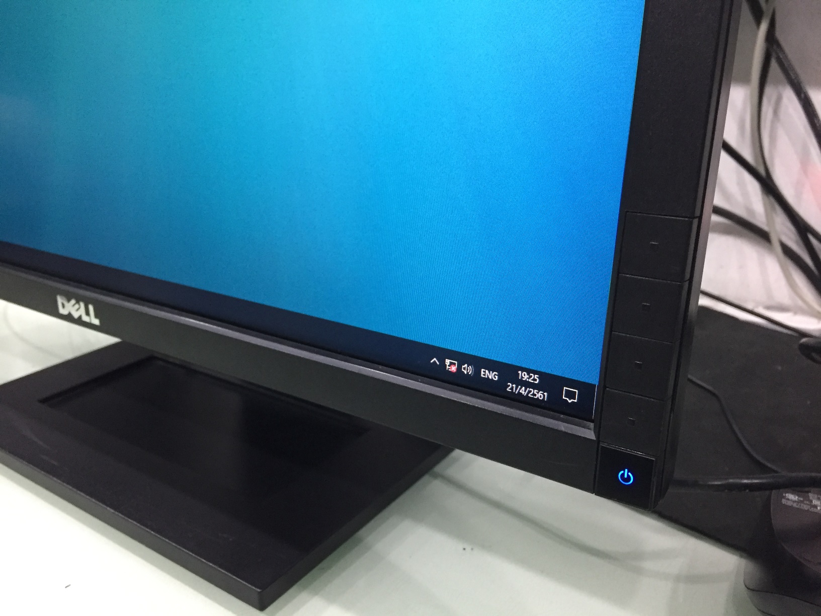 21.5" Full HD DELL E2211Hb