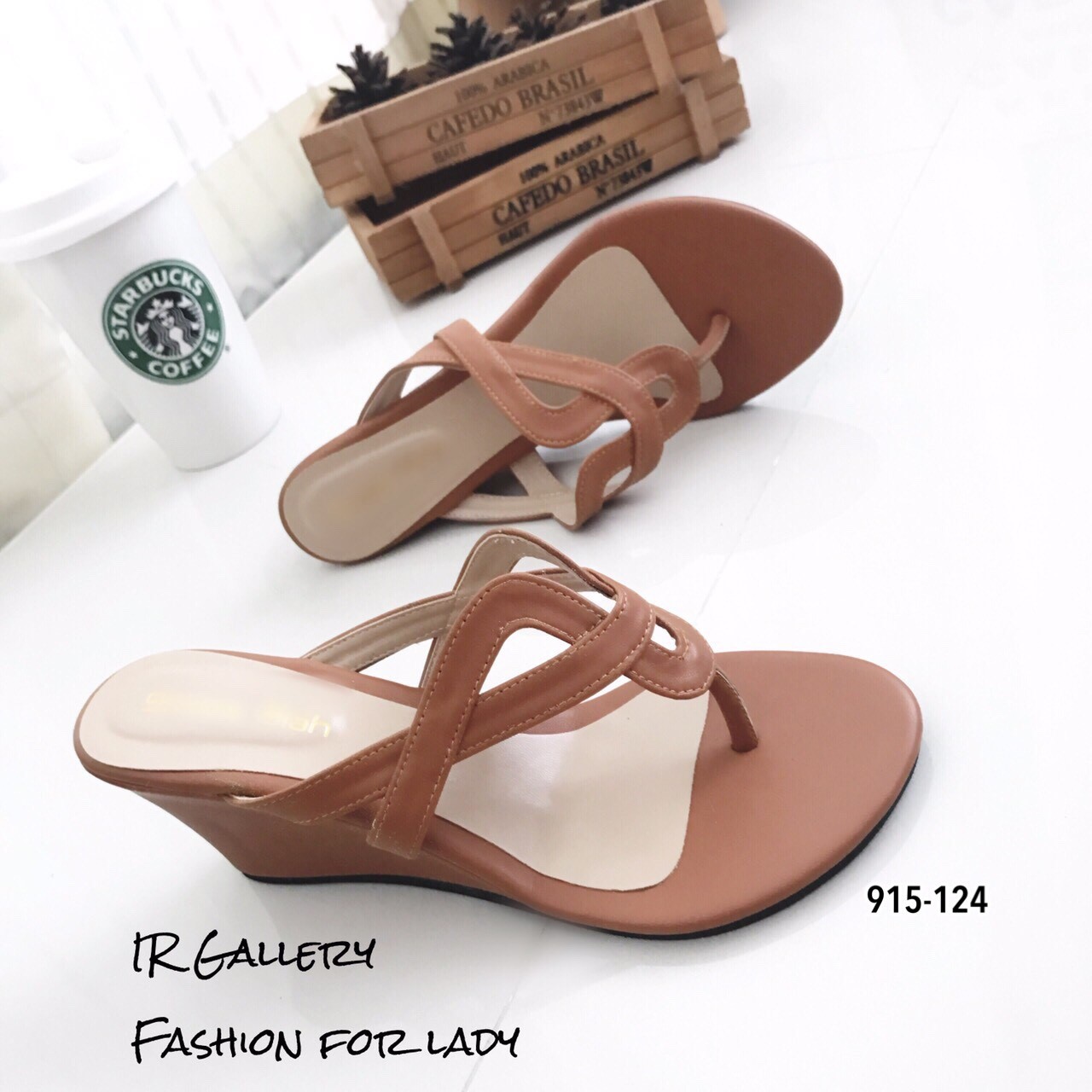 รองเท้าลำลองส้นเตารีดแบบคีบ (สีดำ)