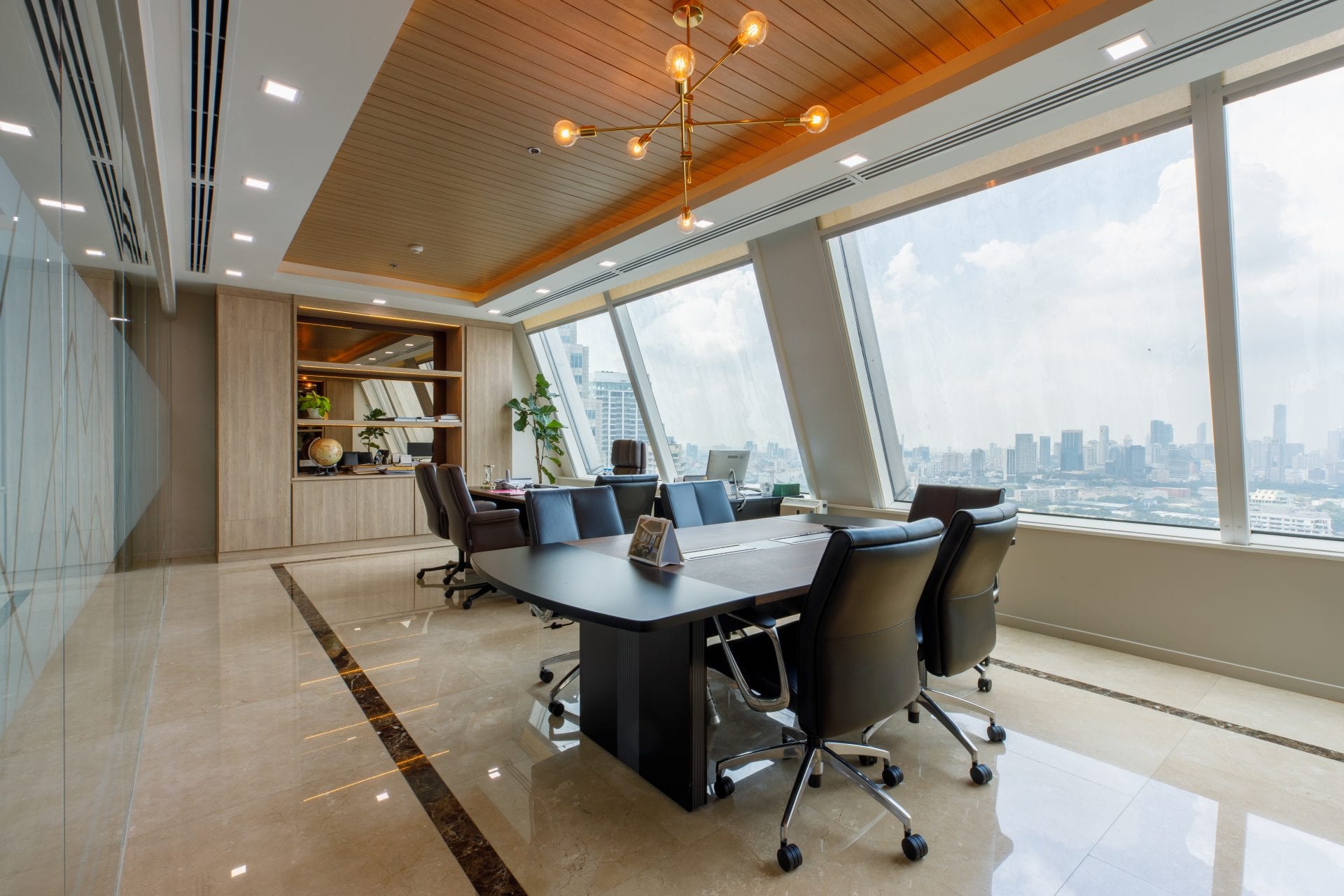 อาคารอินเตอร์เชนจ์ 21 (Interchange 21) สำนักงานให้เช่า เกรด A ย่านสุขุมวิท อโศก ใกล้รถไฟฟ้า BTS และ MRT