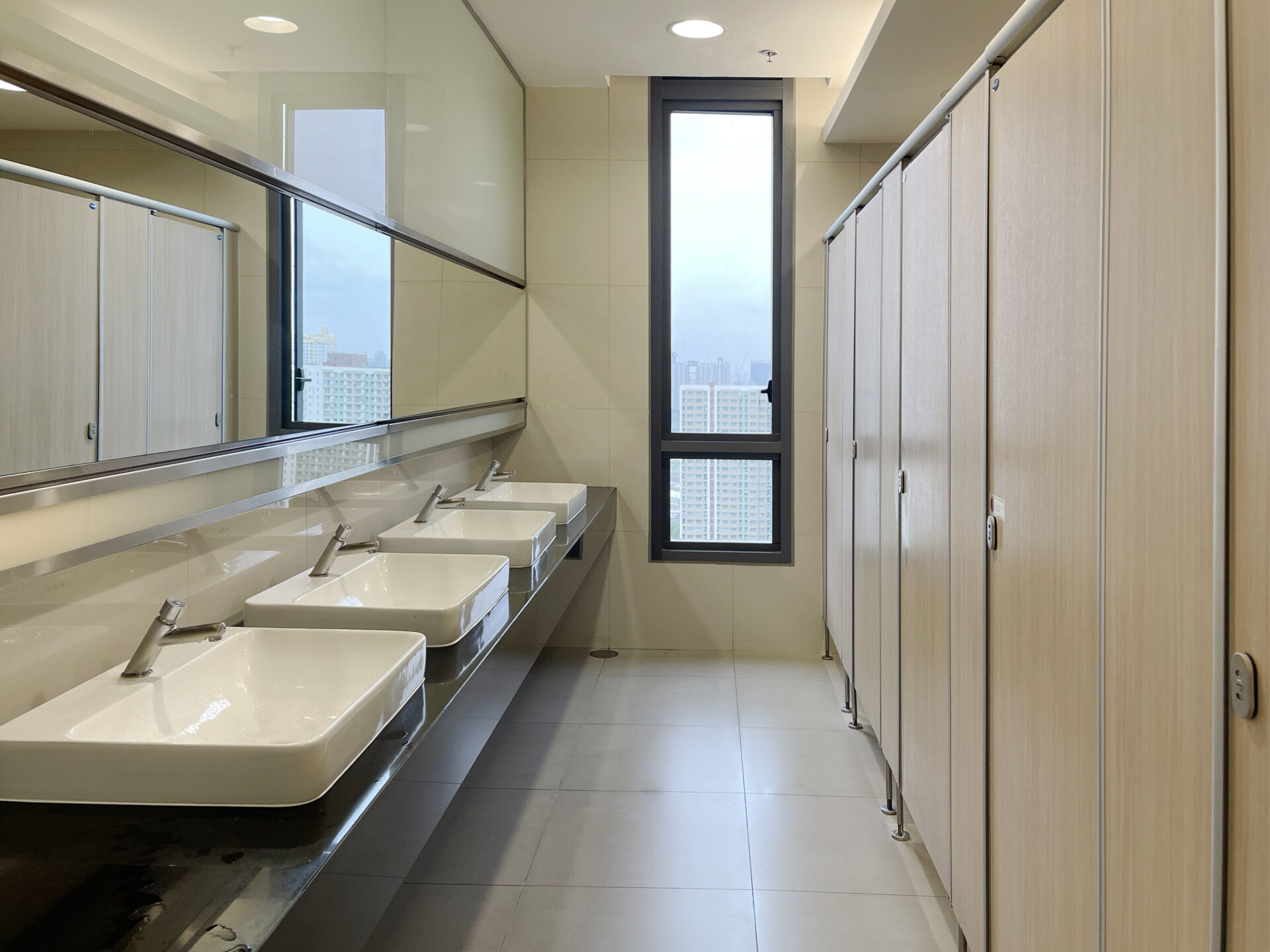 เดอะไนน์ ทาวเวอร์ส แกรนด์ พระราม 9 (The Ninth Towers Grand Rama9) อาคารสำนักงานให้เช่าย่านพระราม 9 ใกล้ห้างเซ็นทรัลพระราม 9 กรุงเทพฯ