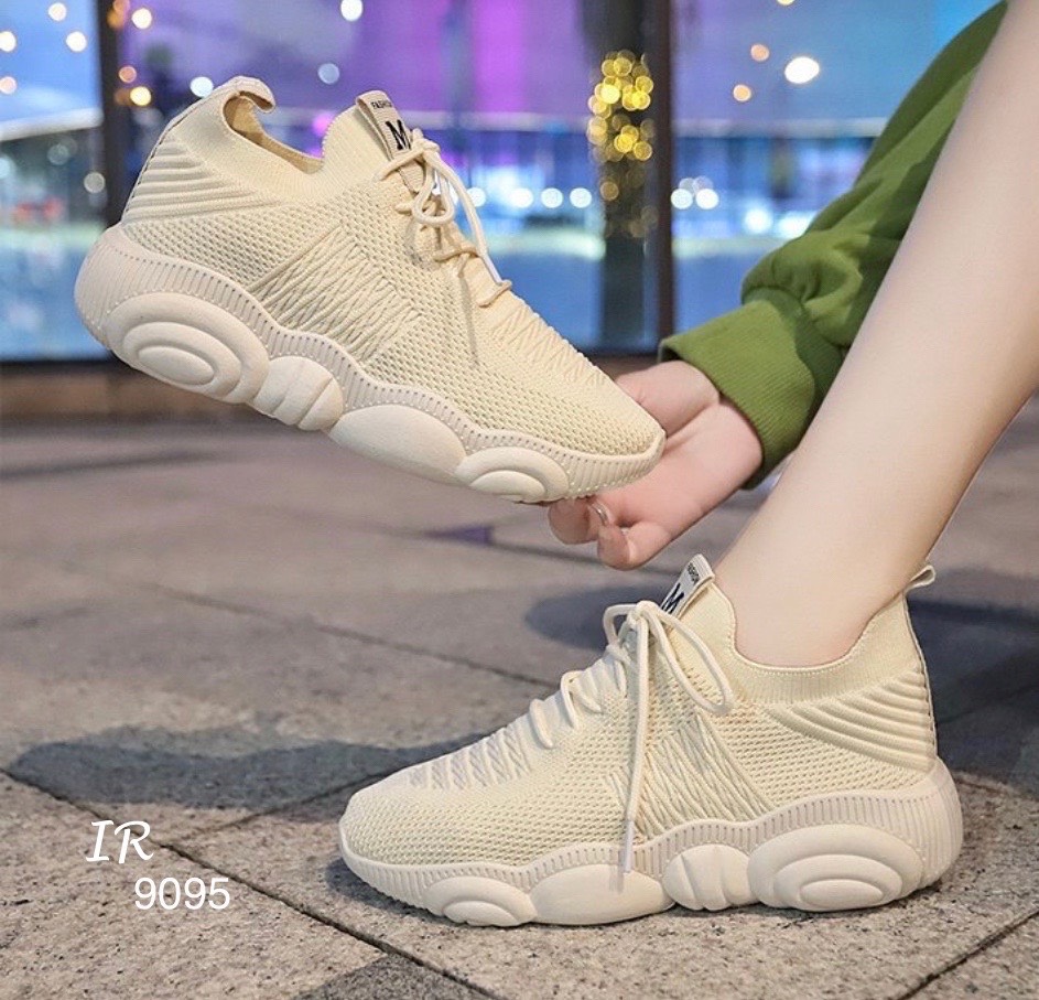 รองเท้าผ้าใบแฟชั่นผ้าทอไหม (สีครีม)