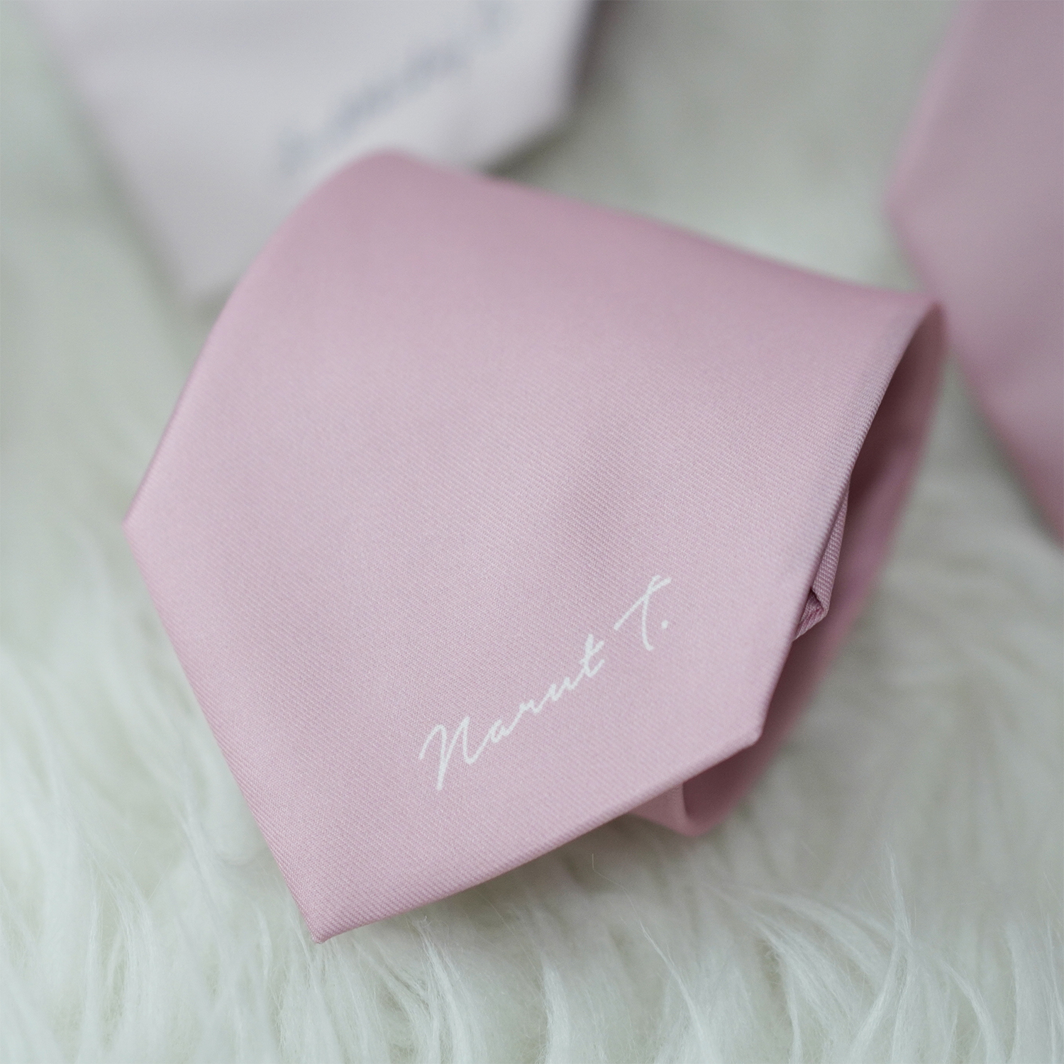 เนคไท สั่งทำใส่ชื่อ ขนาด 3.5" - Minimal - Pink
