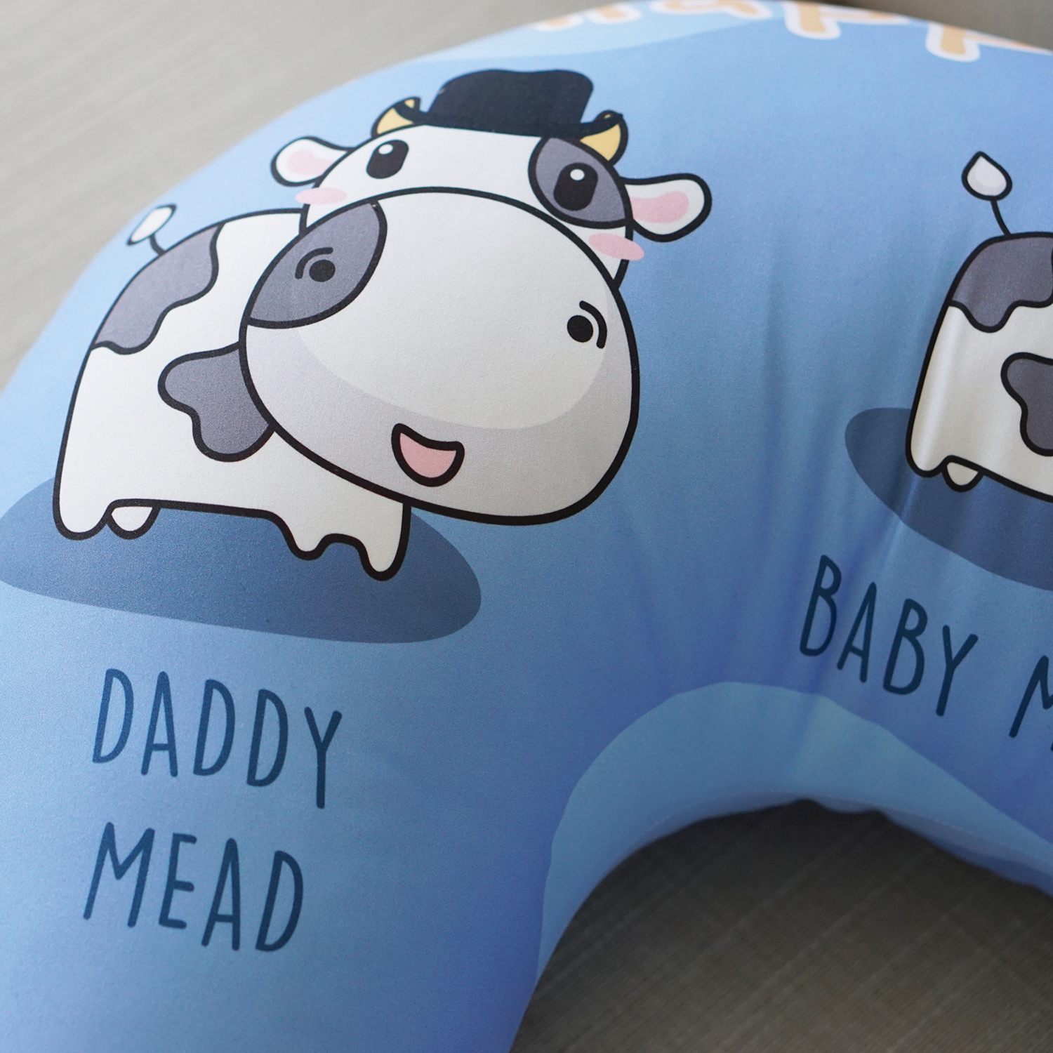 หมอนรองให้นม สั่งทำใส่ชื่อ ลาย Cow1 - Indigo