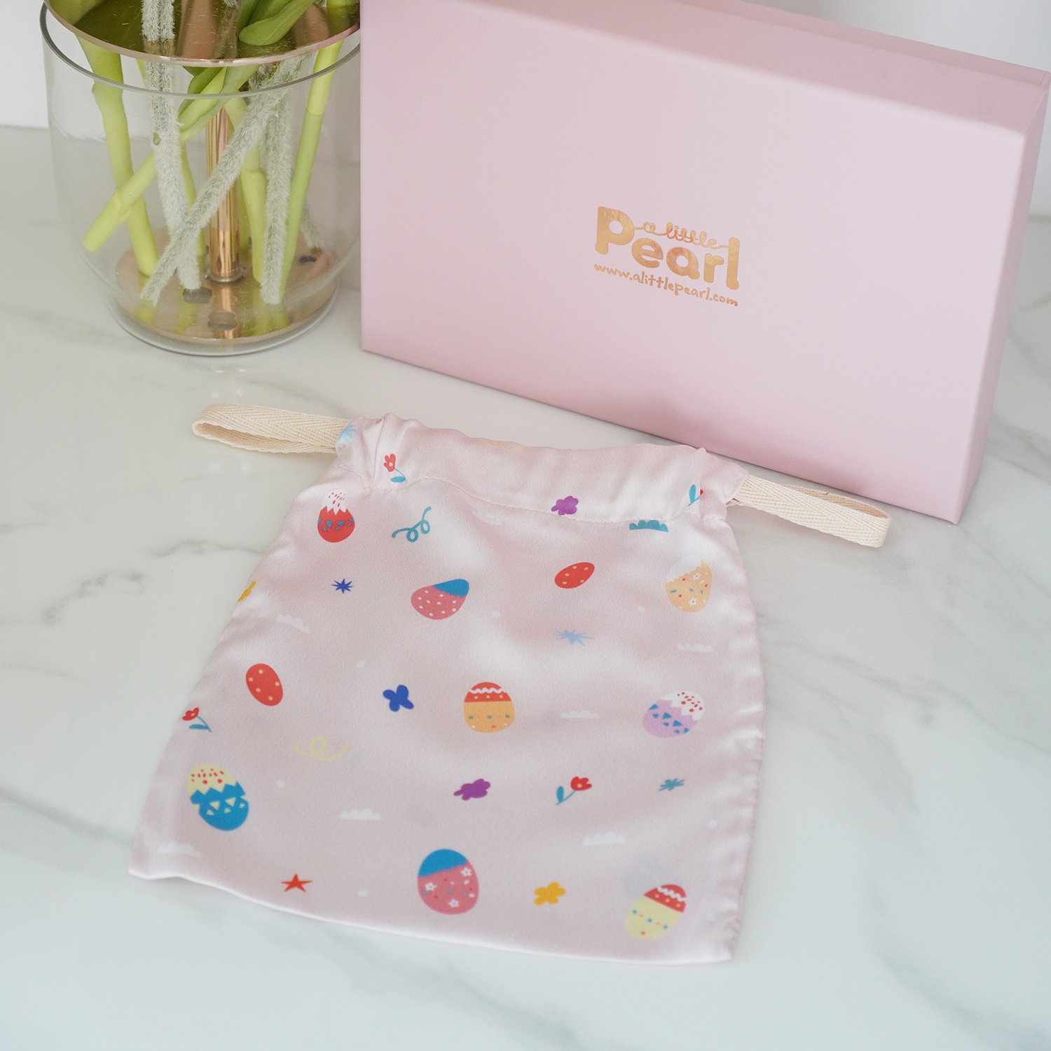 ผ้าคลุมให้นม (รุ่นมีกระดุม ถอดโครงได้) พร้อมส่ง ลาย Easter Egg - Pink