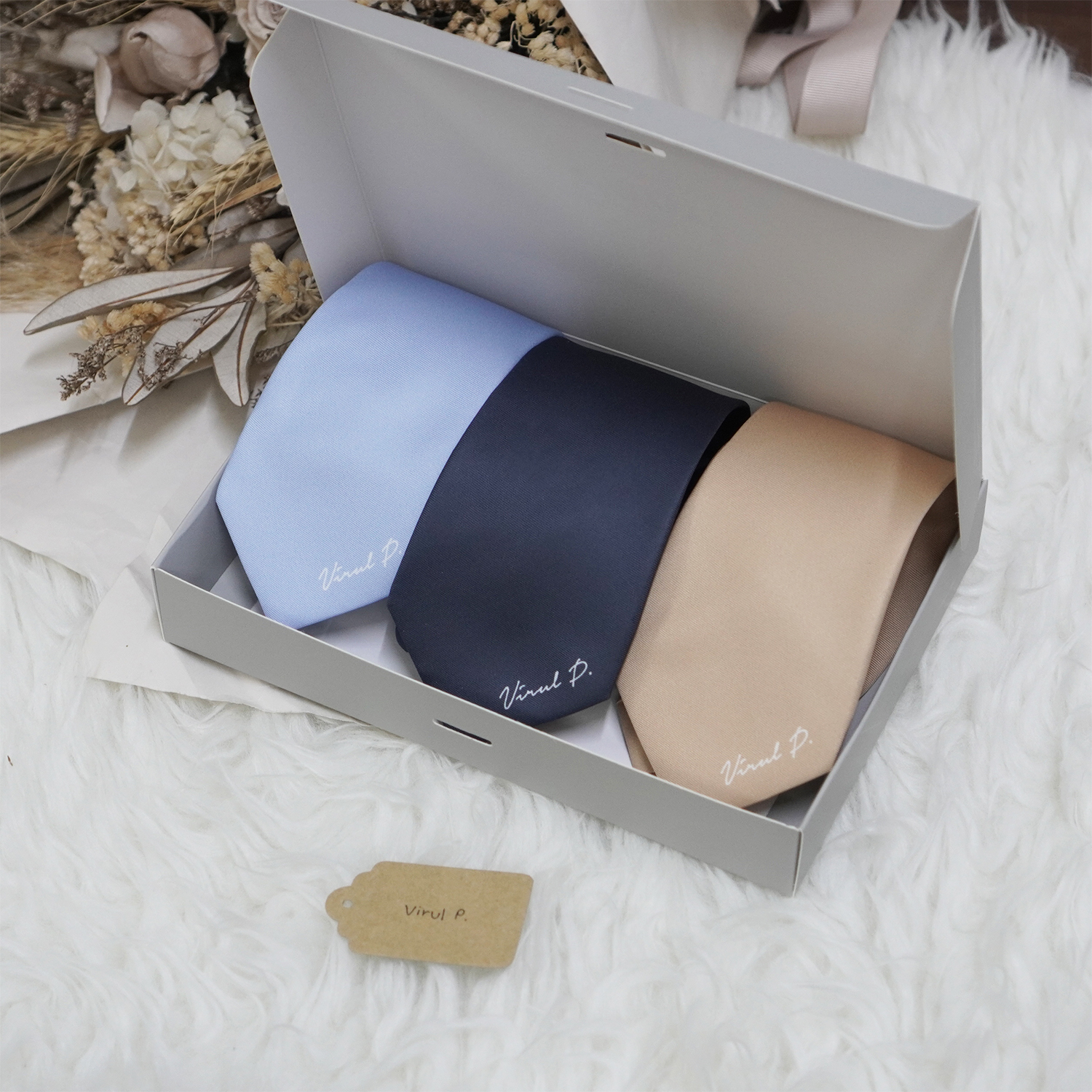 เนคไท สั่งทำใส่ชื่อ แบบ Box Set จำนวน 3 เส้น ขนาด 3" ลาย Minimal