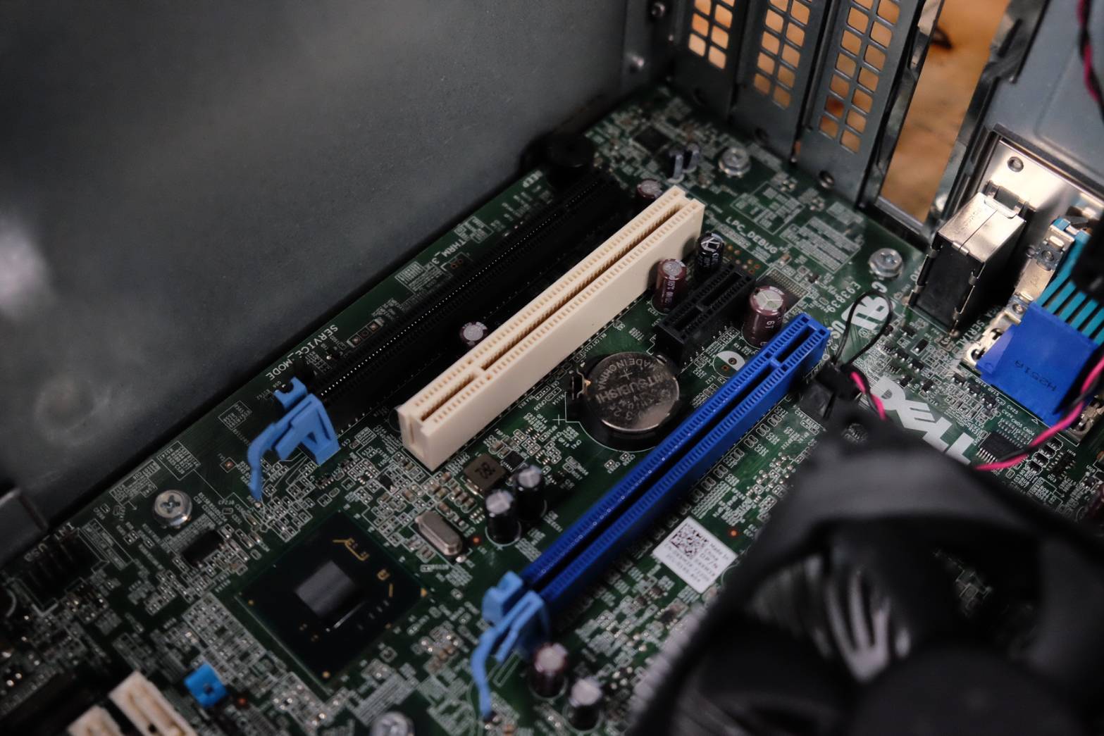 เวิร์คสเตชั่นมือสอง Dell T1650 (i3-3220 Ram8GB SSD120GB HDD1TB) แถม Wifi Card 2.4 GHz มีประกันร้าน ดูแลดี