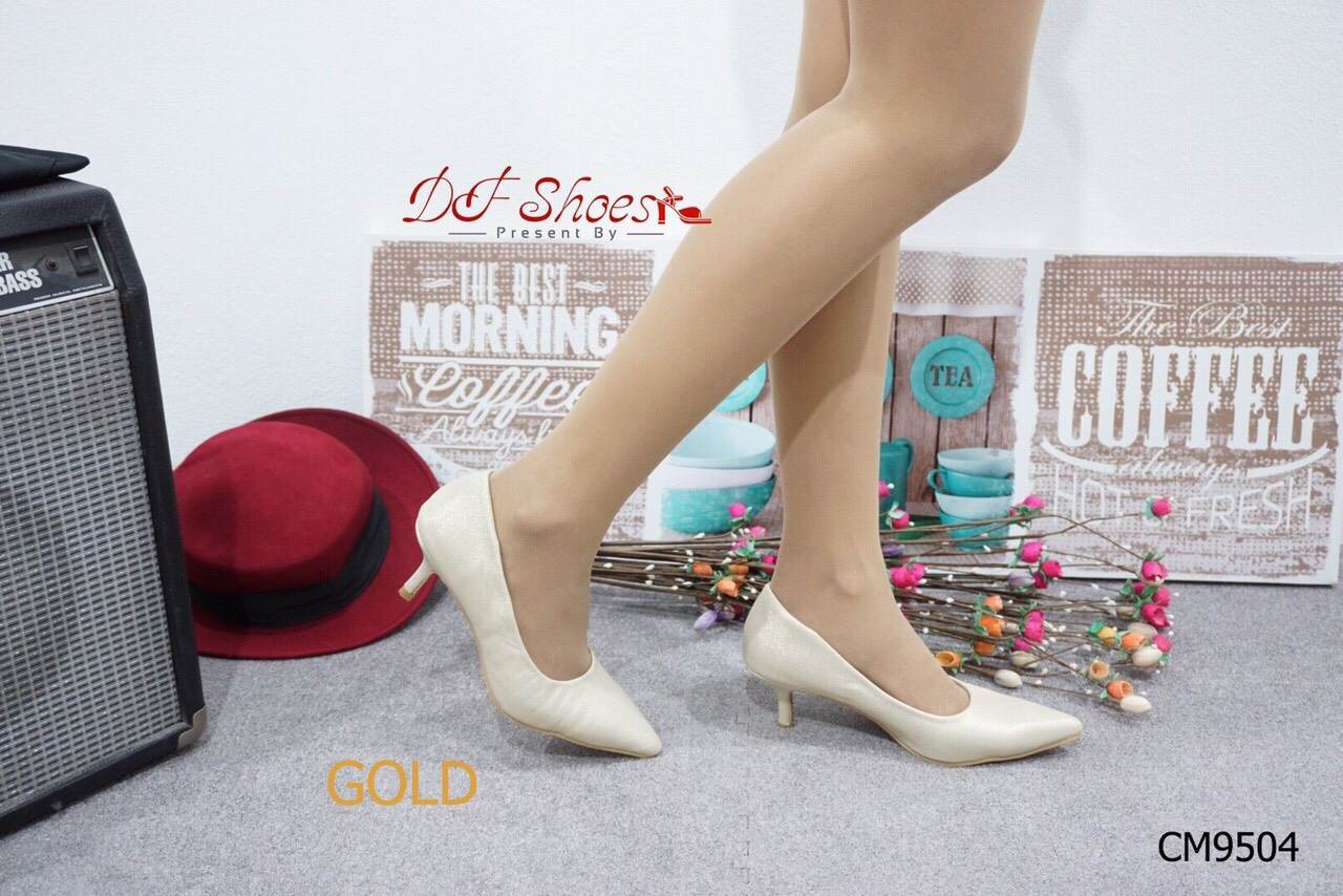 รองเท้าคัทชูหัวแหลมปั้มนูน (2สี)