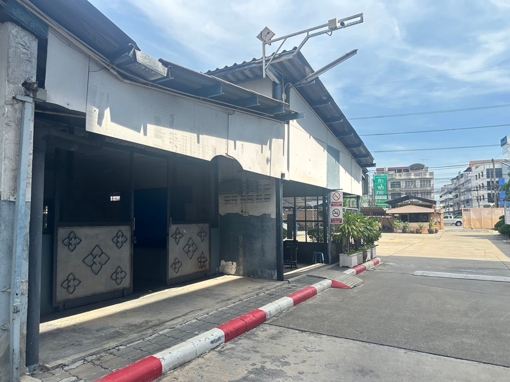 ให้เช่าโรงงานและโกดังคลังสินค้า พร้อมหอพักพนักงาน ติดถนนเพชรเกษม สามพราน จ.นครปฐม เหมาะเช่าเปิดกิจการได้ทันที